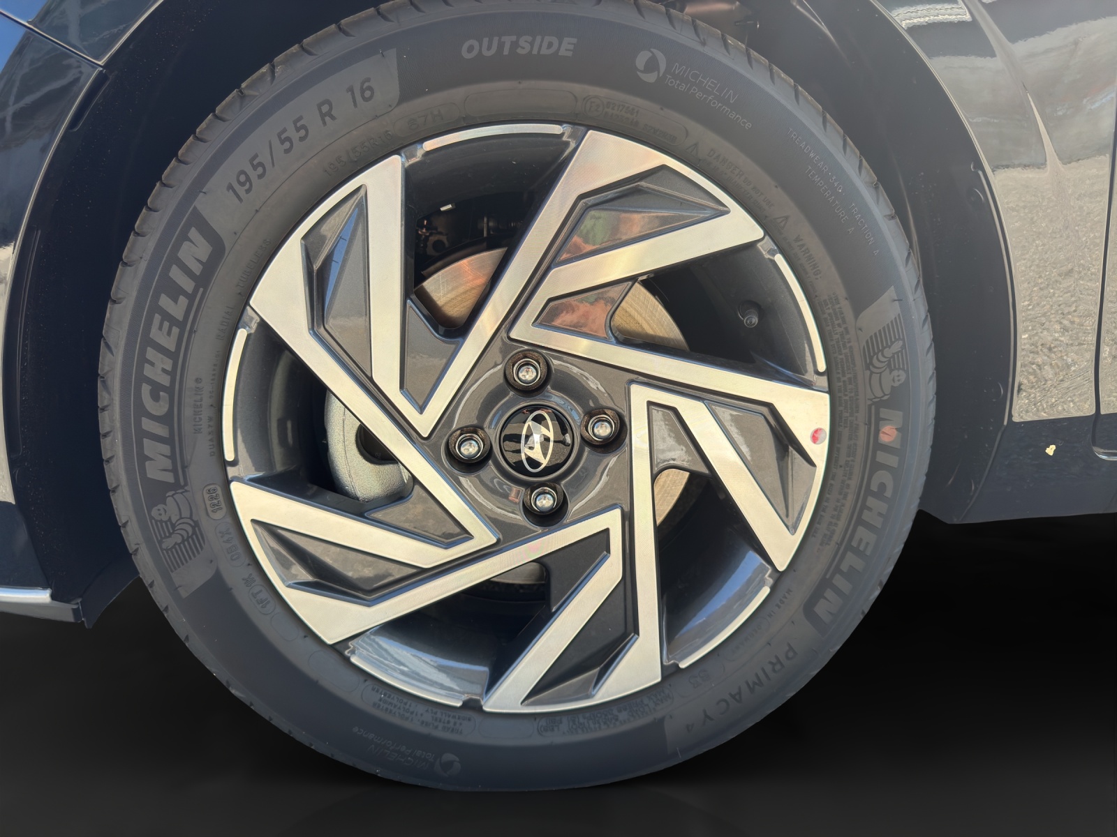 HYUNDAI i20 1.0 T-GDi Amplia Go Pack Safe Tec-image-14