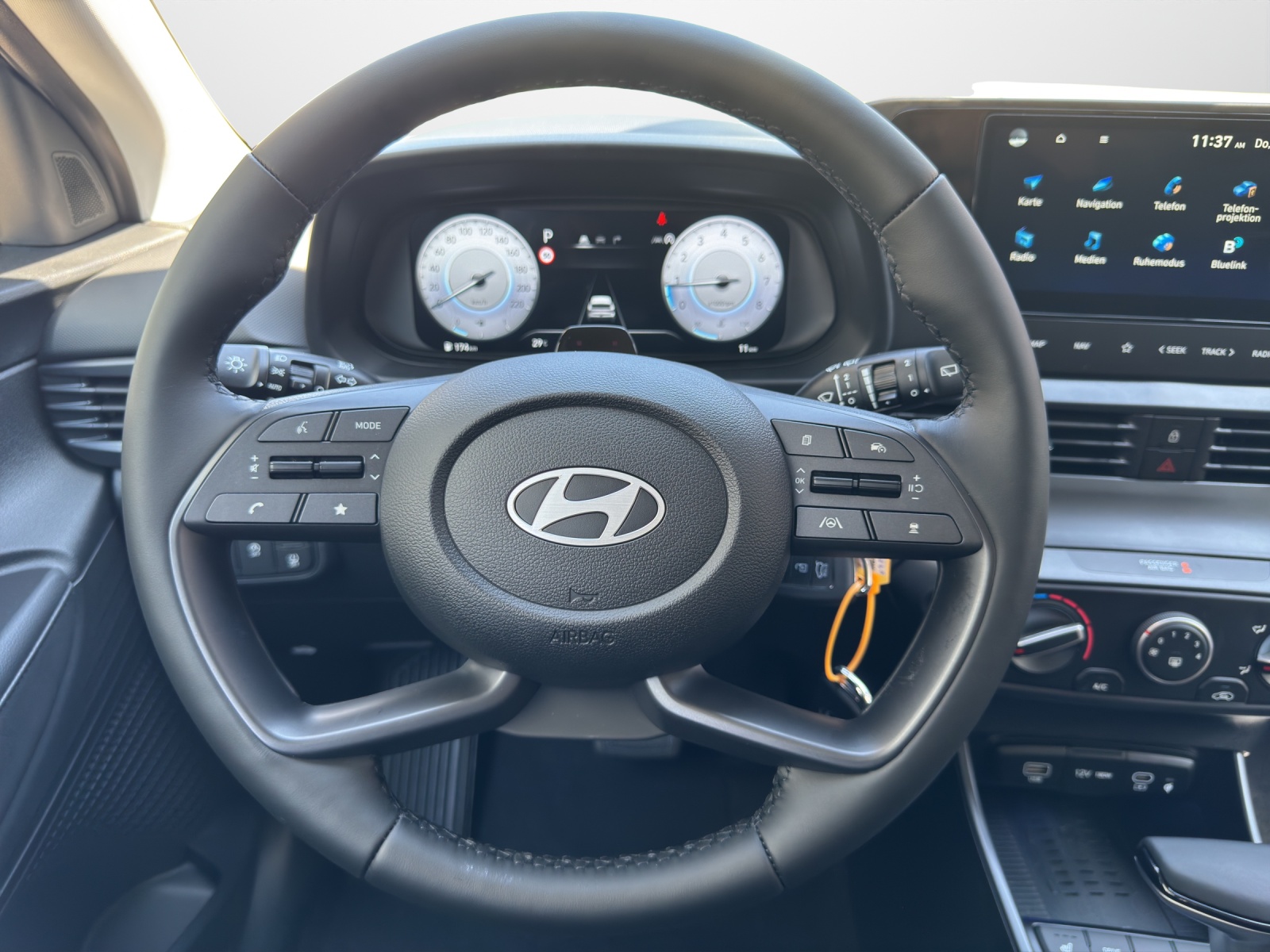 HYUNDAI i20 1.0 T-GDi Amplia Go Pack Safe Tec-image-6