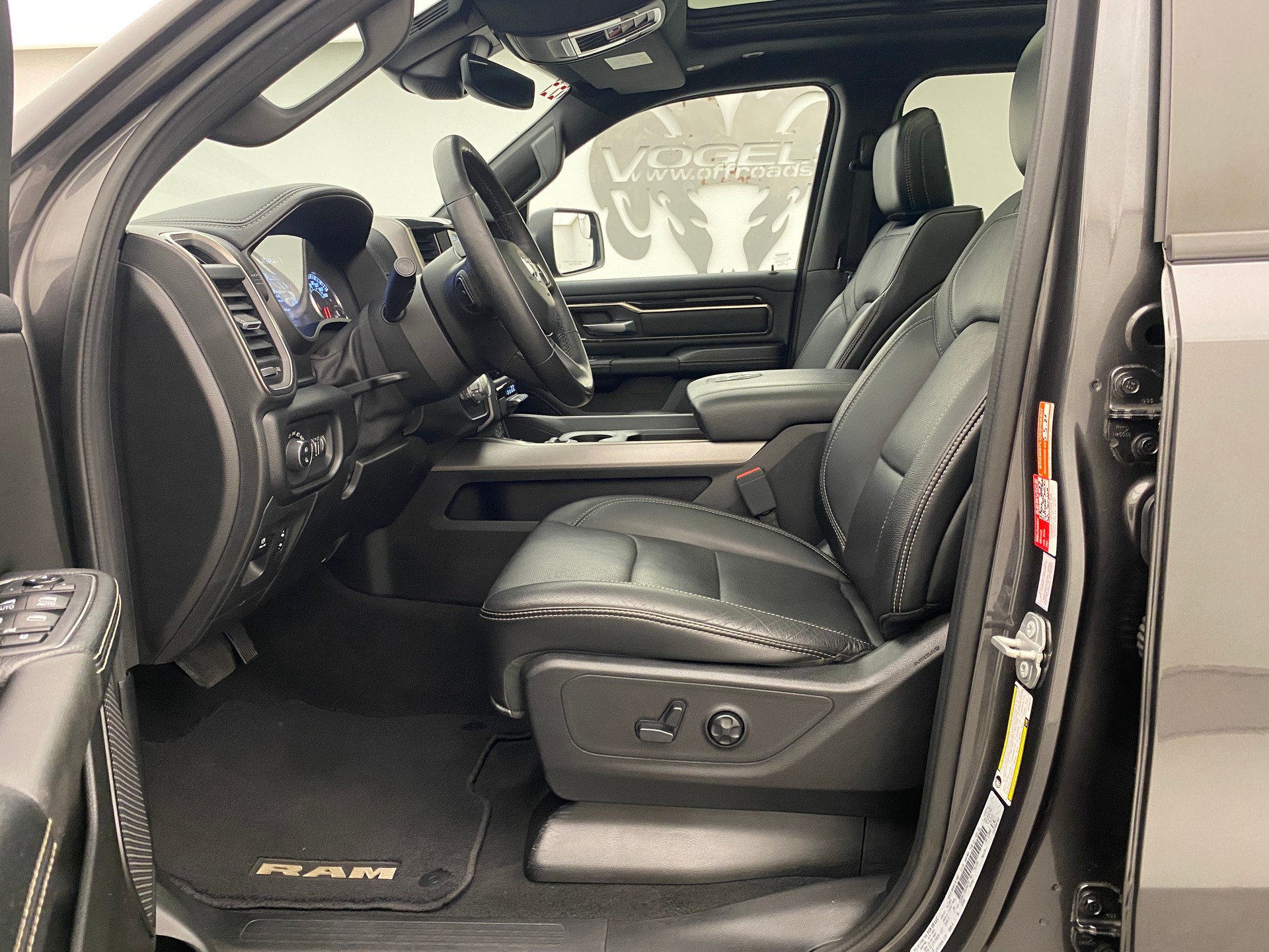 DODGE RAM 1500 5.7 Sport-image-9