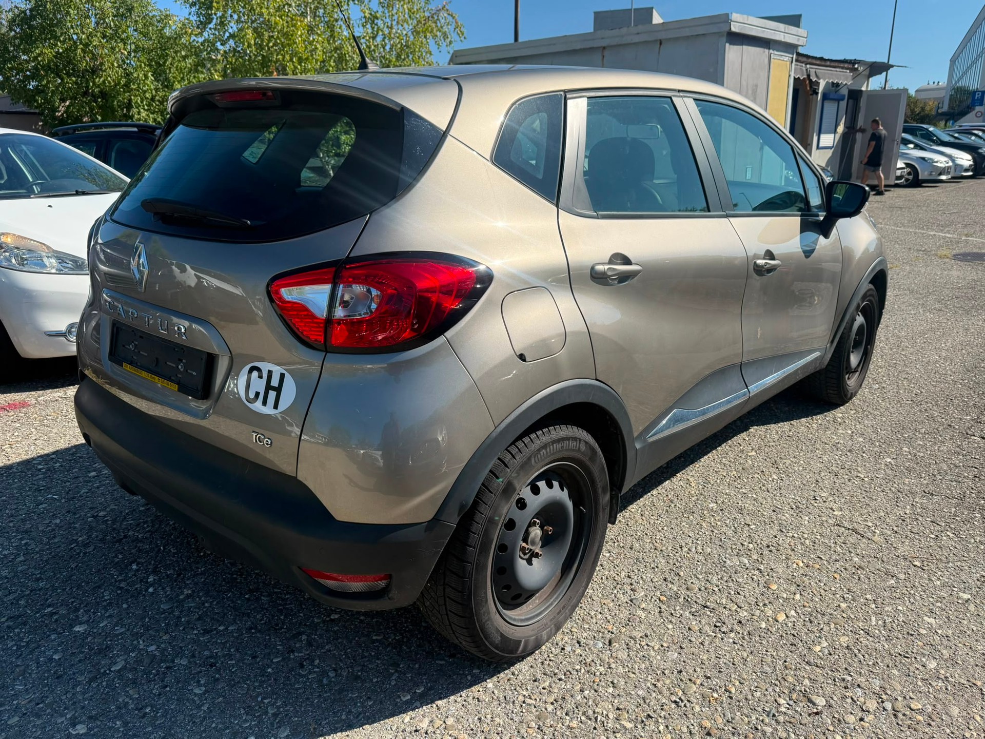 RENAULT Captur 1.2 T 16V Dynamique EDC-image-3