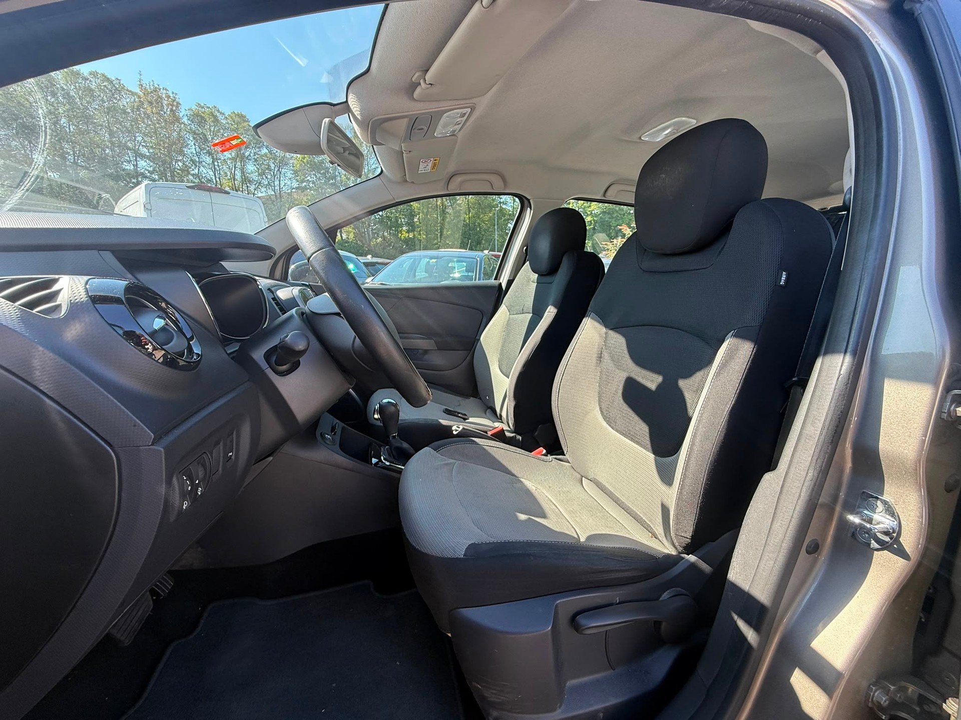 RENAULT Captur 1.2 T 16V Dynamique EDC-image-11