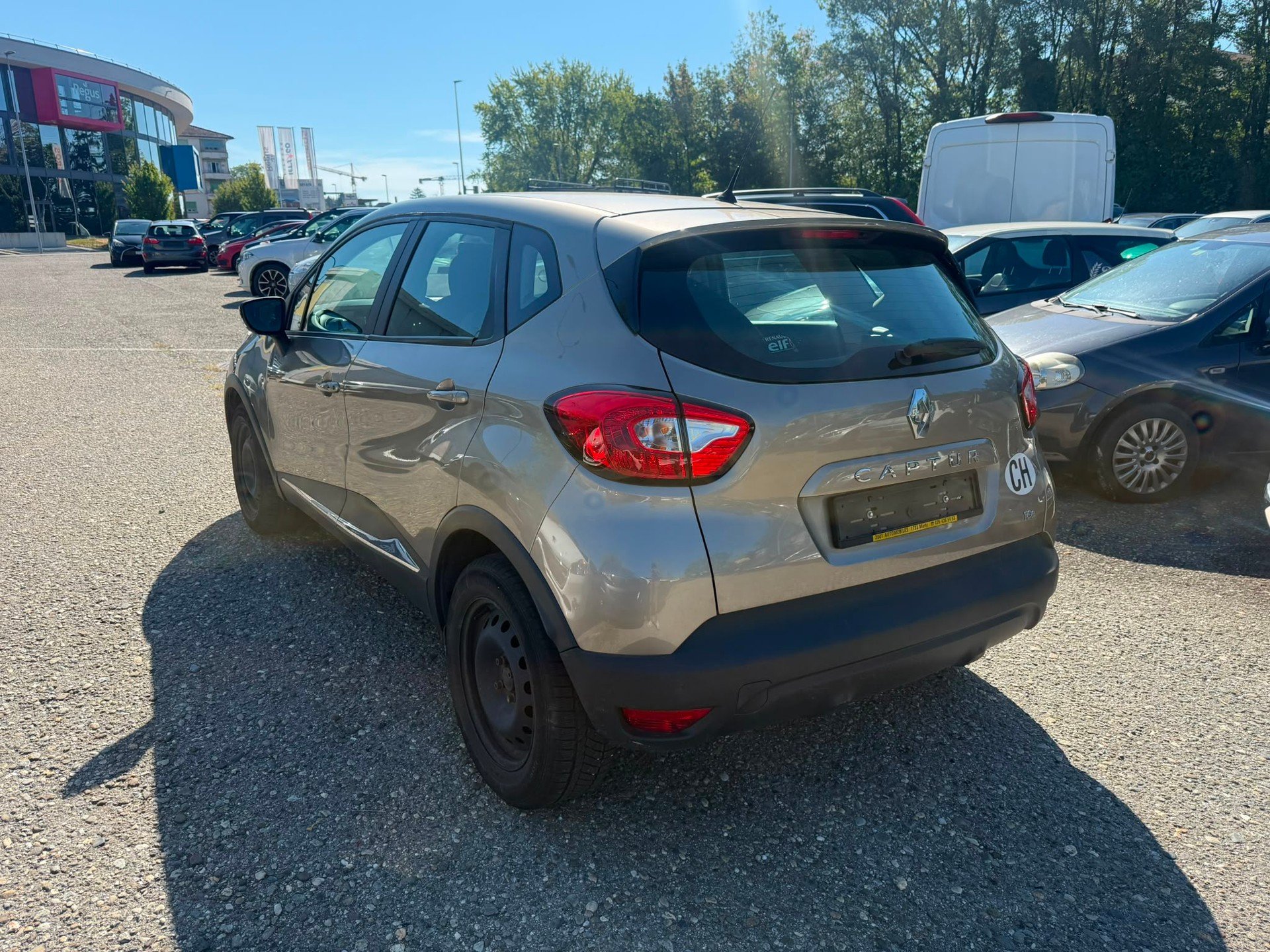 RENAULT Captur 1.2 T 16V Dynamique EDC-image-6