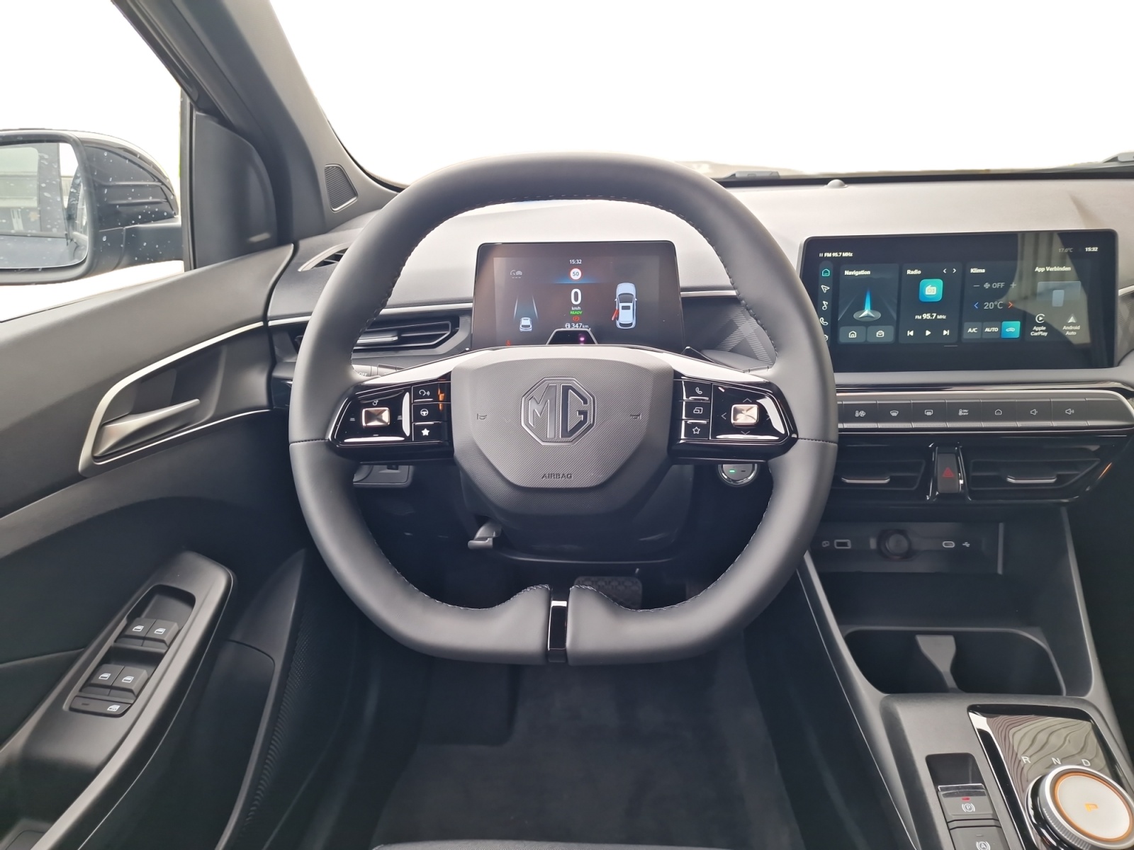 MG MG3 1.5 Voll-Hybrid Luxury Automat 195 PS-image-11