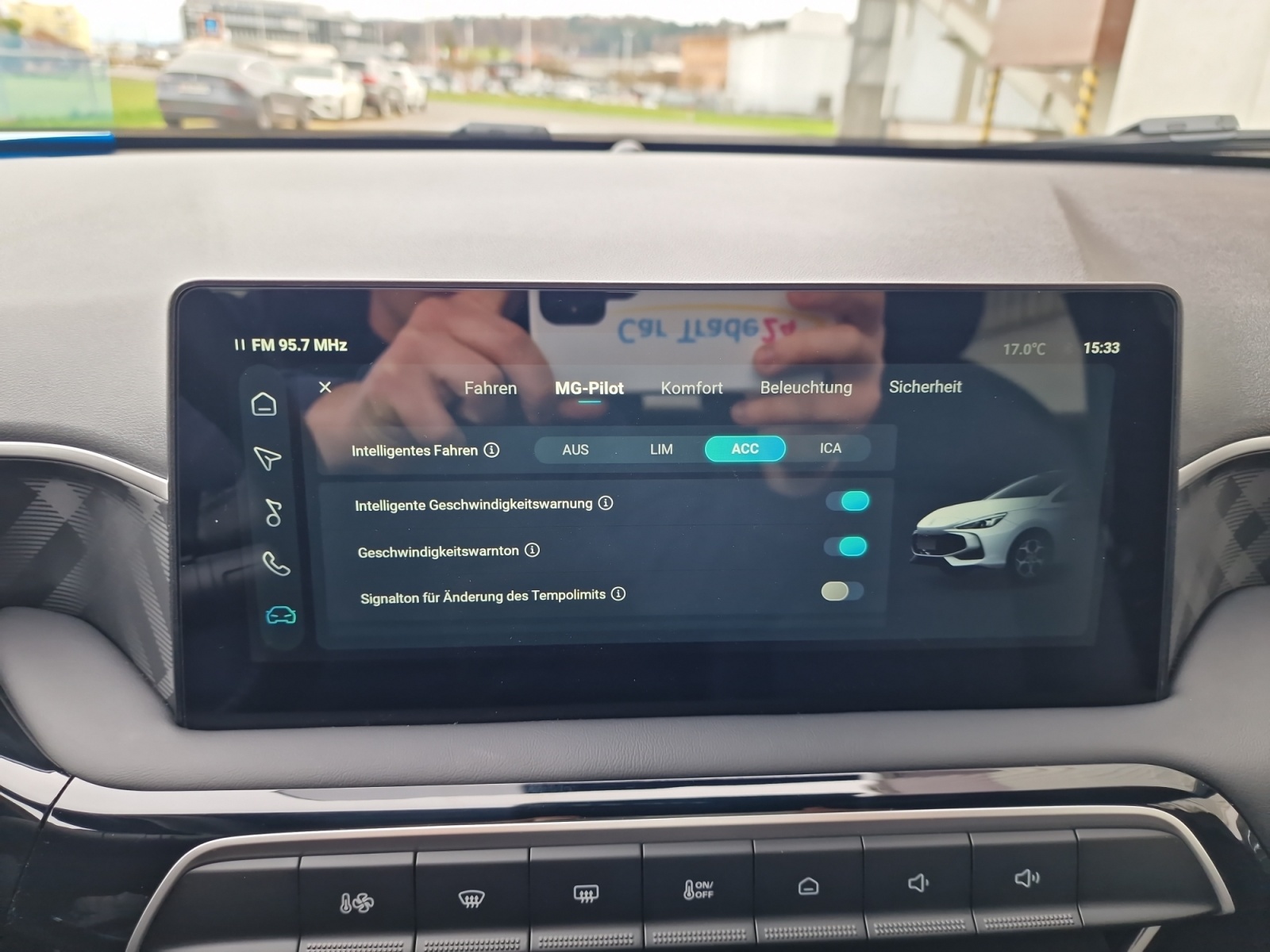 MG MG3 1.5 Voll-Hybrid Luxury Automat 195 PS-image-18