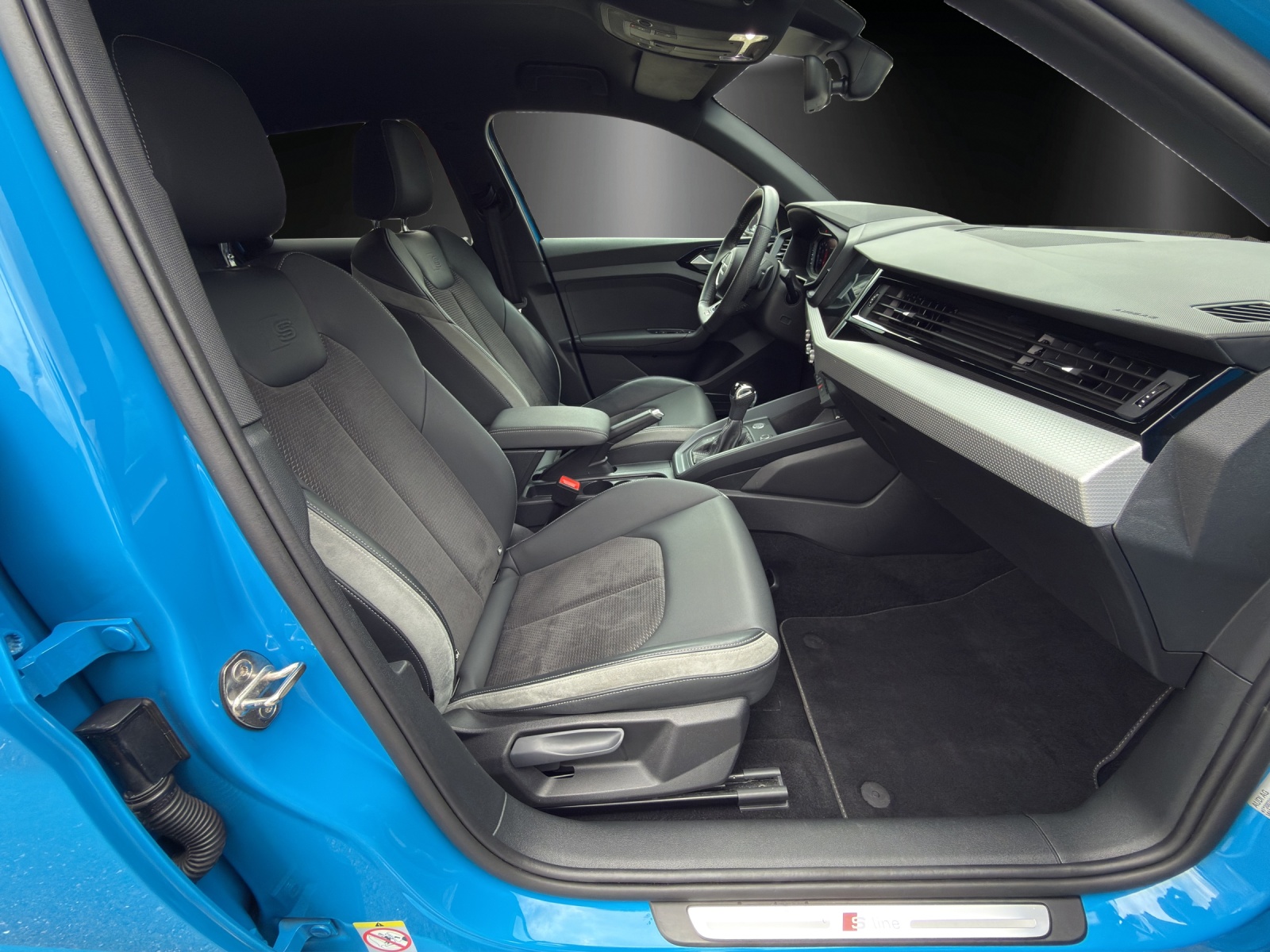 AUDI A1 Sportback 40 TFSI S Line S-tronic-image-8