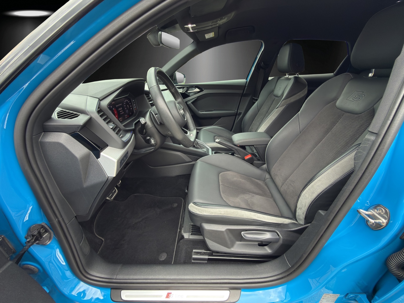 AUDI A1 Sportback 40 TFSI S Line S-tronic-image-9