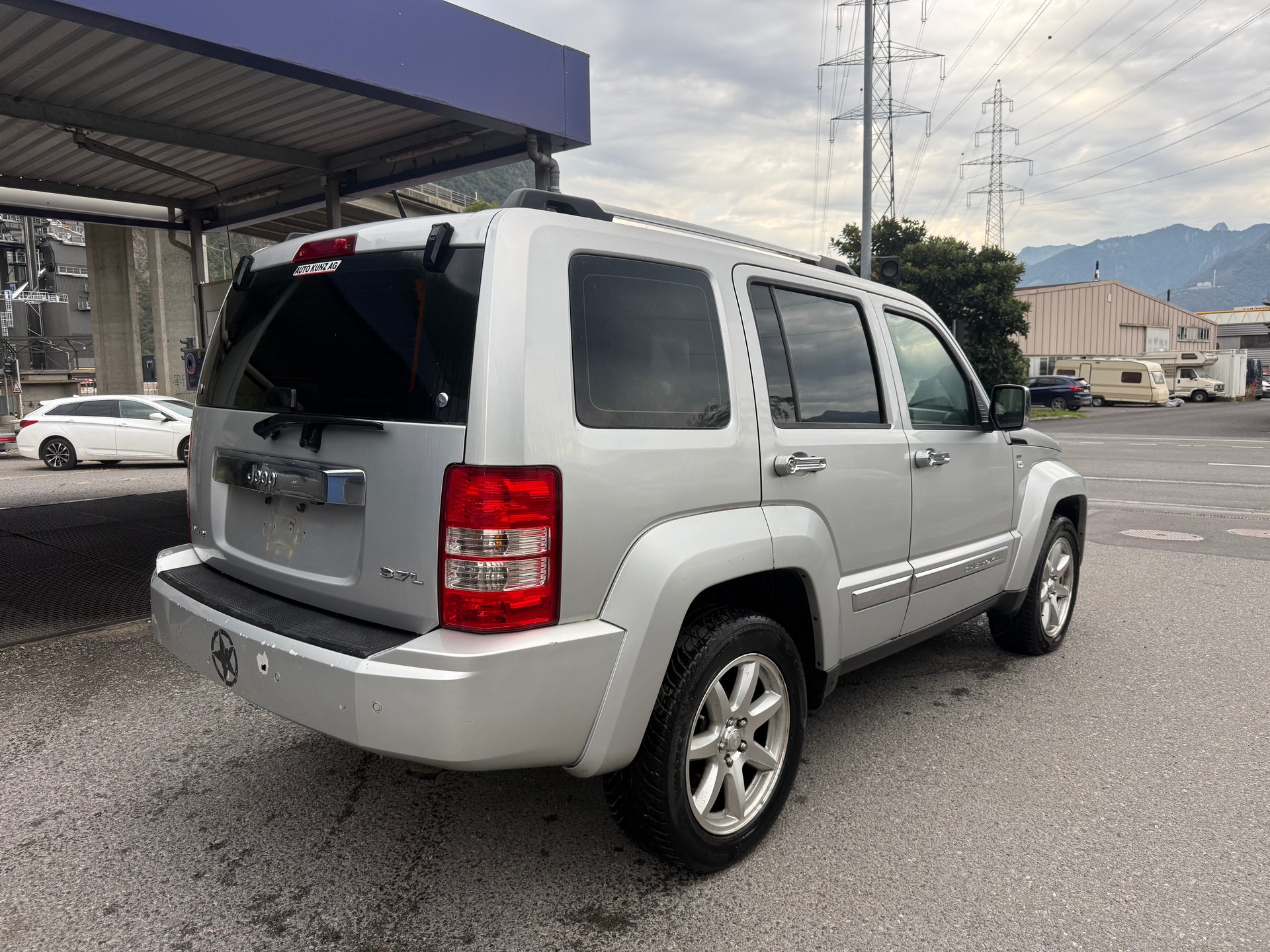 JEEP Cherokee 3.7 V6 Limited Automatic-image-2