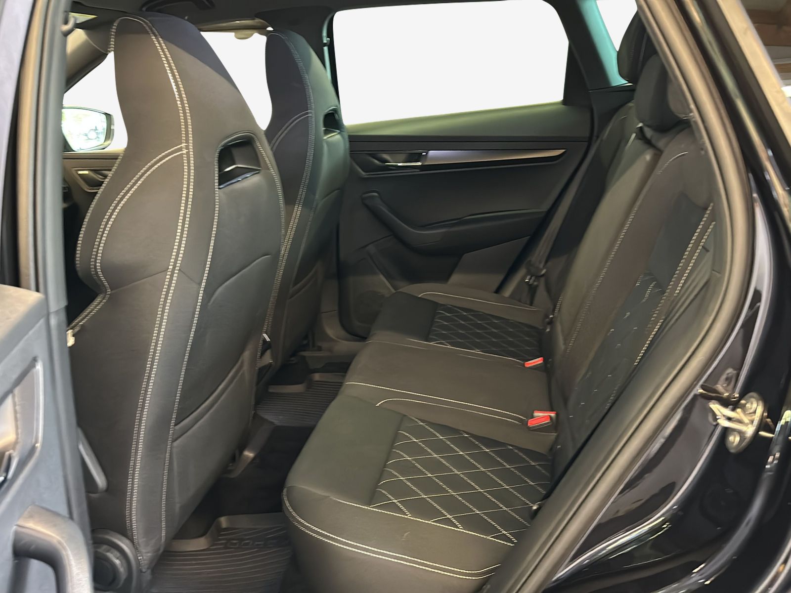 SKODA KAROQ SportLine-image-6