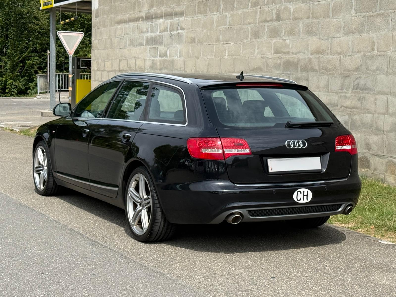 AUDI A6 Avant 3.0 V6 TDI quattro tiptronic-image-2