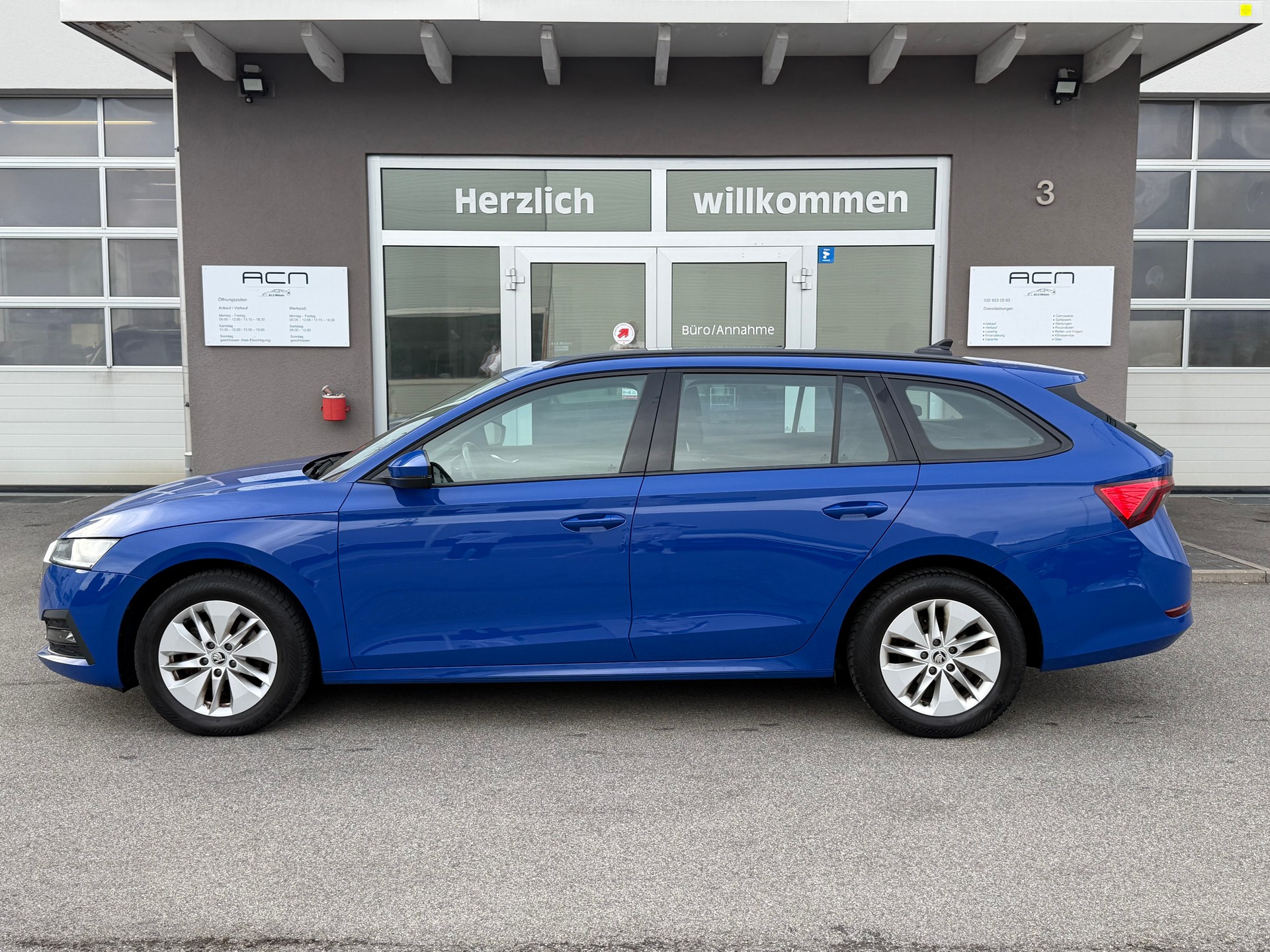 SKODA Octavia Combi 2.0 TDI DSG Ambition-image-3