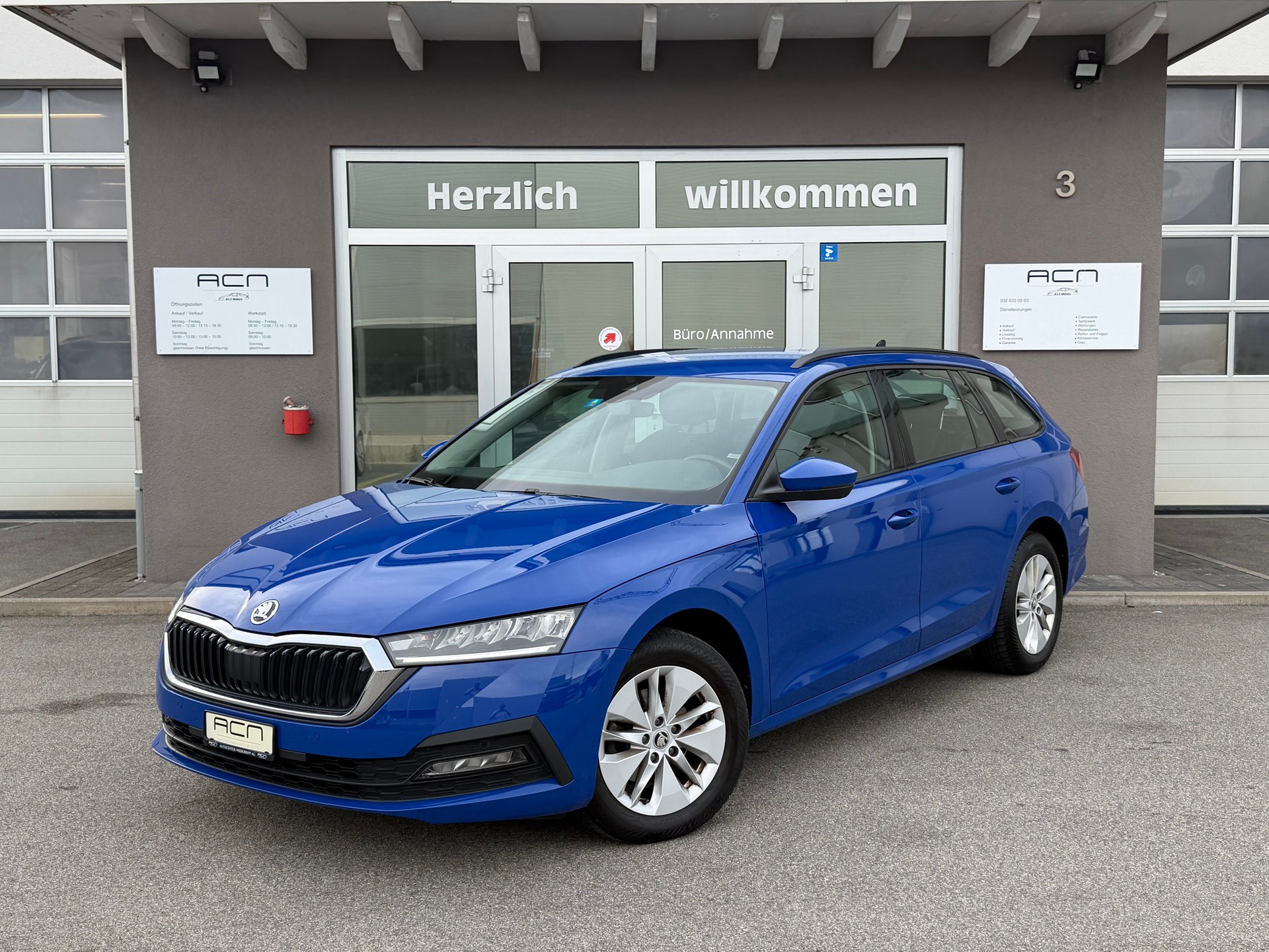 SKODA Octavia Combi 2.0 TDI DSG Ambition-image-0