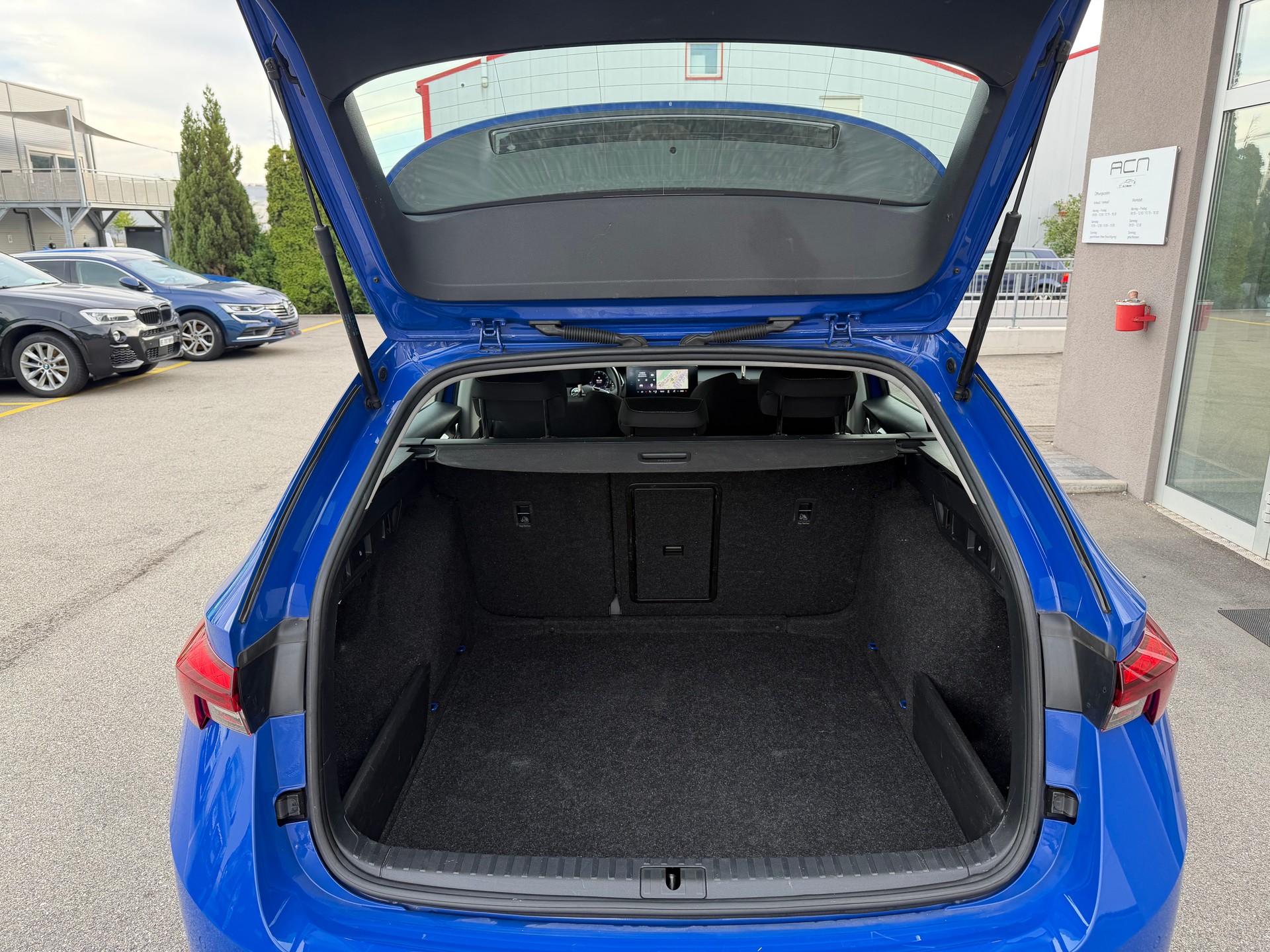 SKODA Octavia Combi 2.0 TDI DSG Ambition-image-7