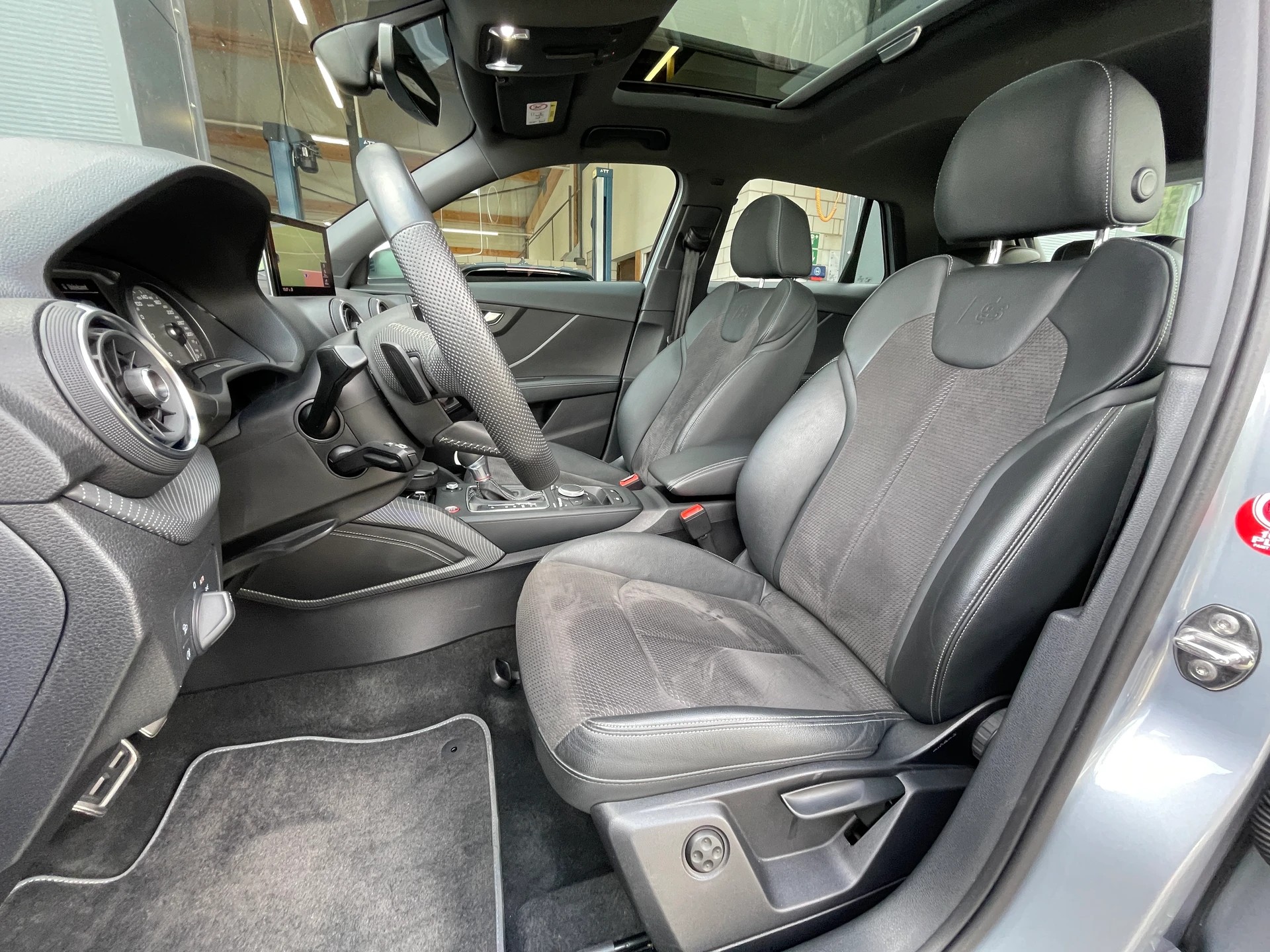 AUDI SQ2 TFSI quattro S-tronic-image-10