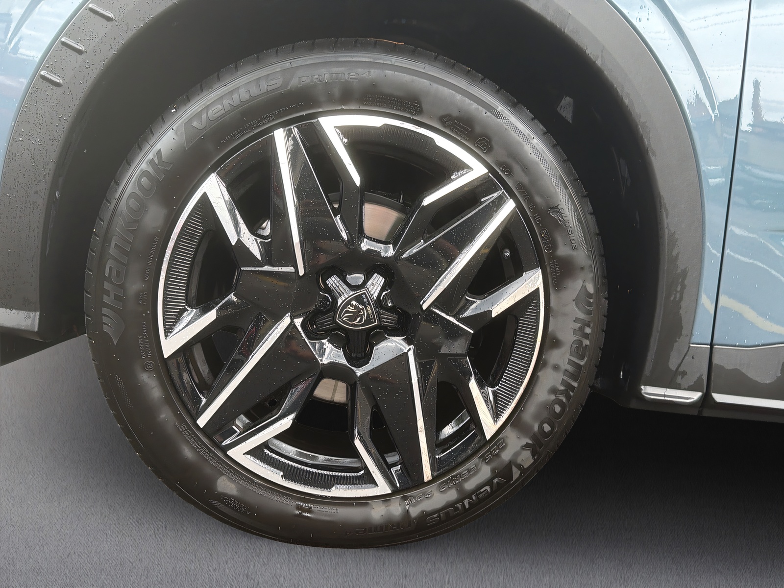 PEUGEOT 3008 1.2 Hybrid Allure-image-18