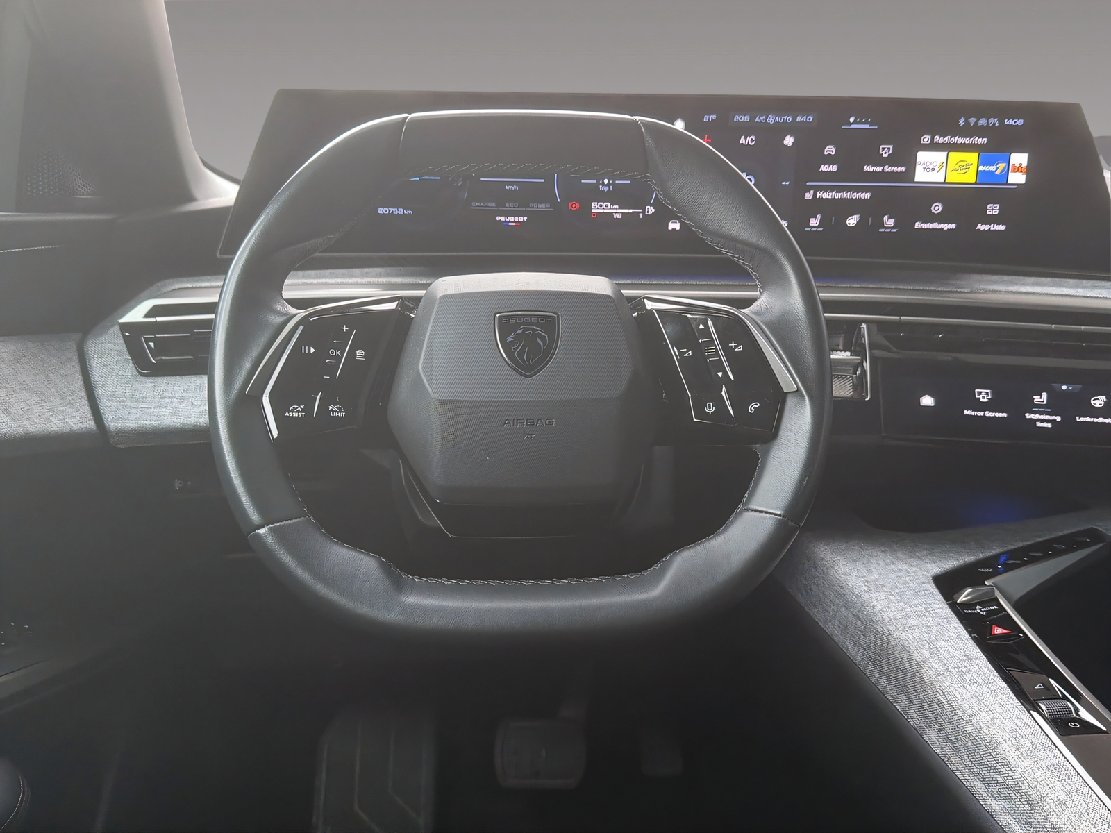 PEUGEOT 3008 1.2 Hybrid Allure-image-8