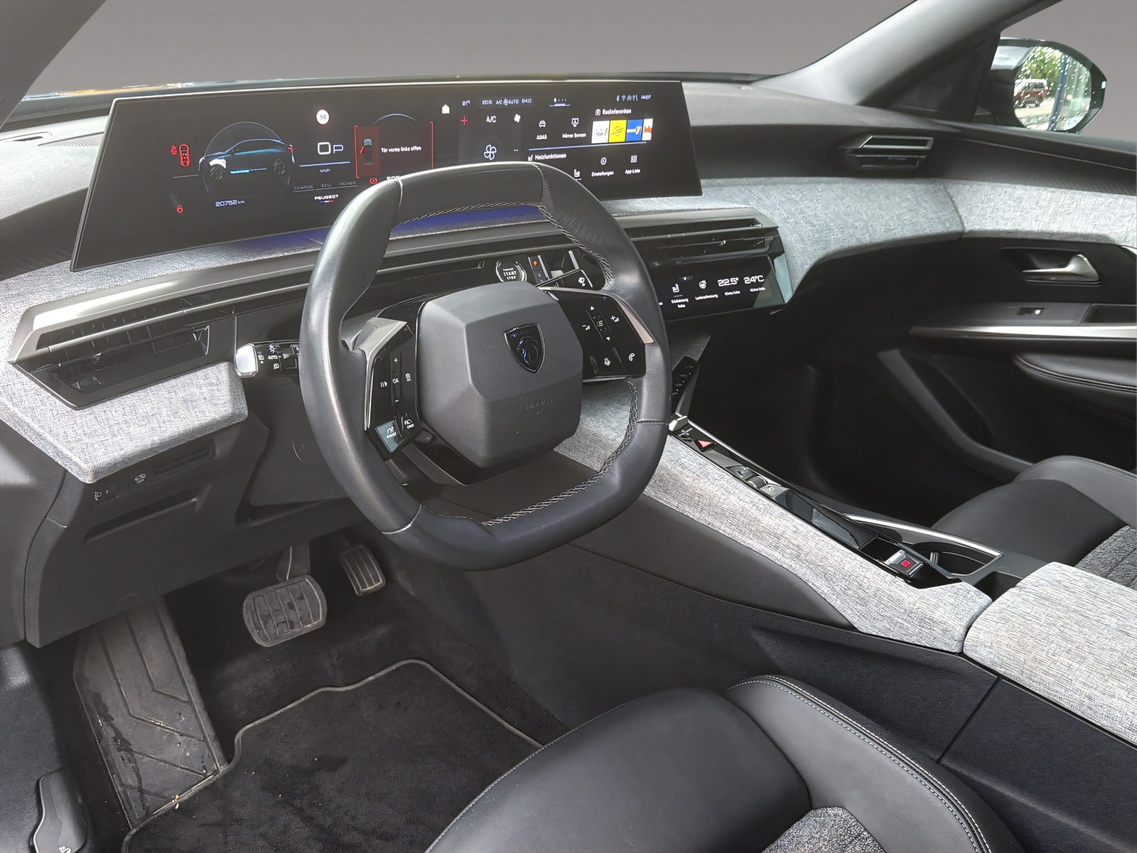 PEUGEOT 3008 1.2 Hybrid Allure-image-6
