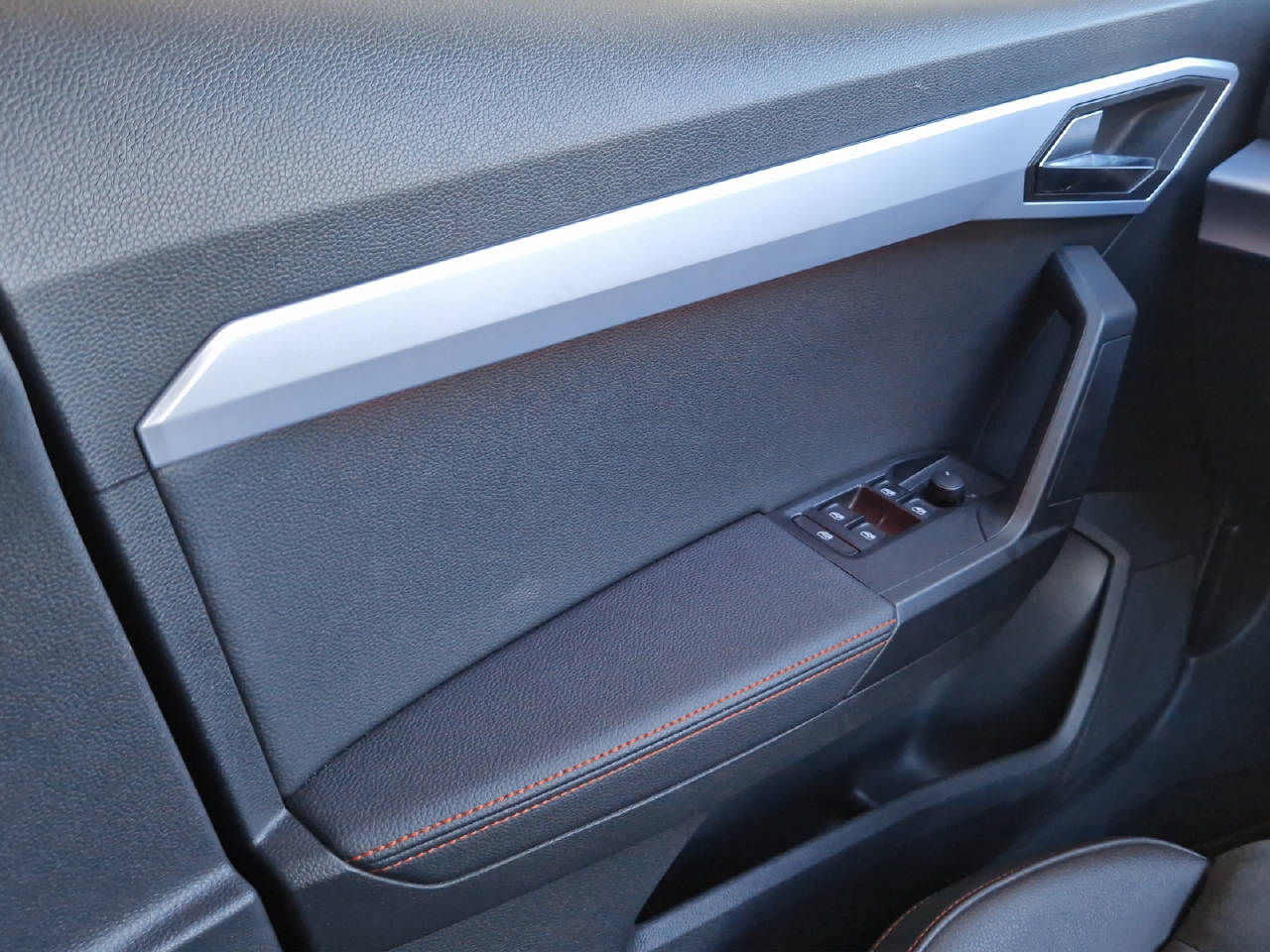 SEAT Ibiza 1.5 TSI Hola FR DSG-image-8