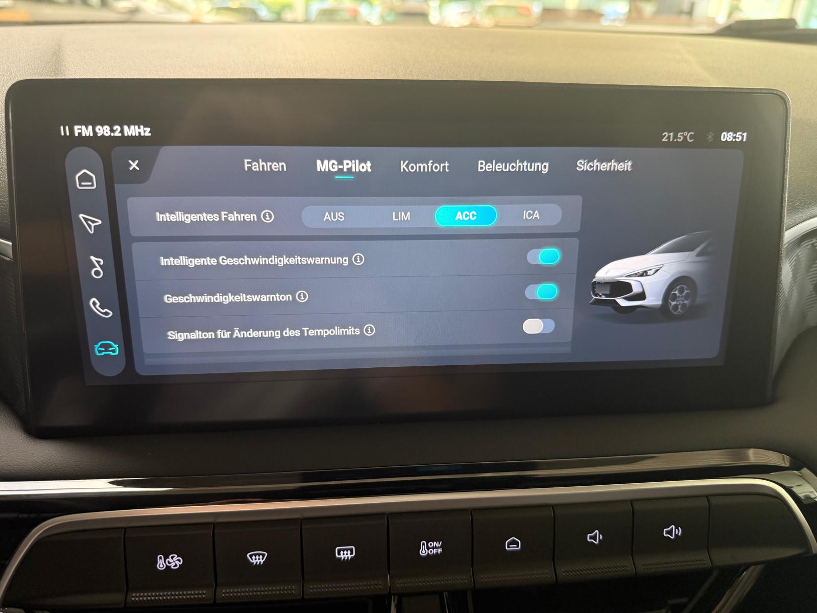 MG 3 1.5 Hybrid Luxury-image-19