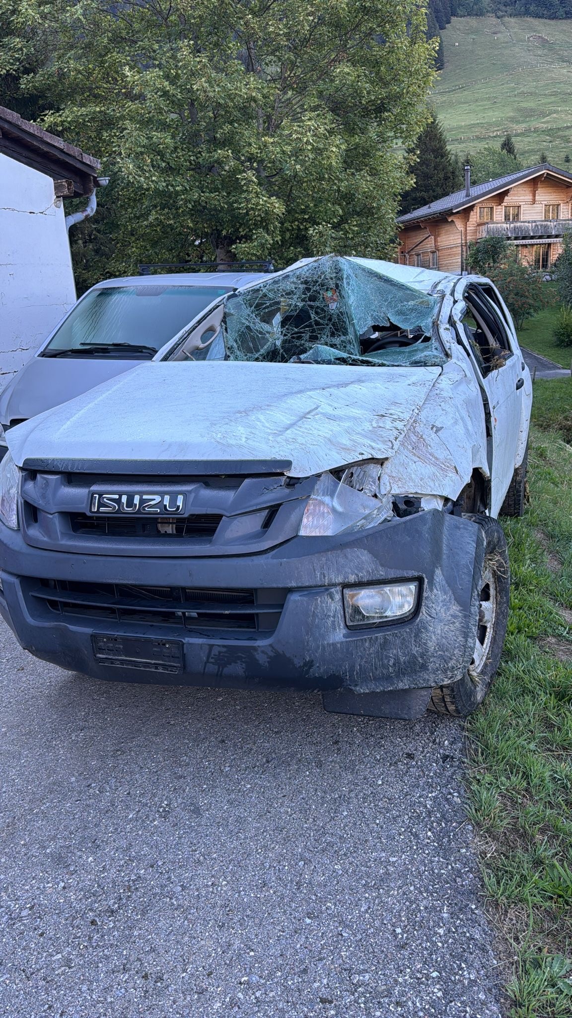 ISUZU D-MAX 2.5 Crew Cab Satellite 4x4-image-1