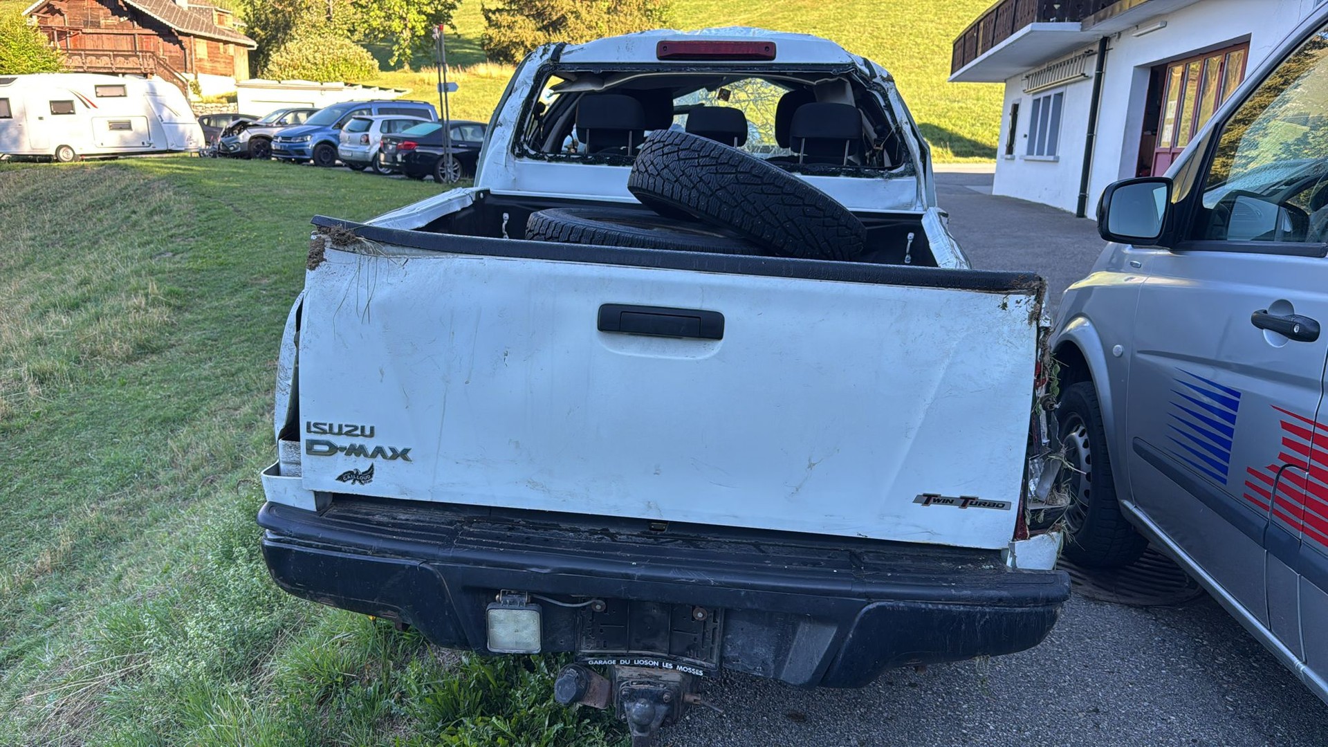 ISUZU D-MAX 2.5 Crew Cab Satellite 4x4-image-4