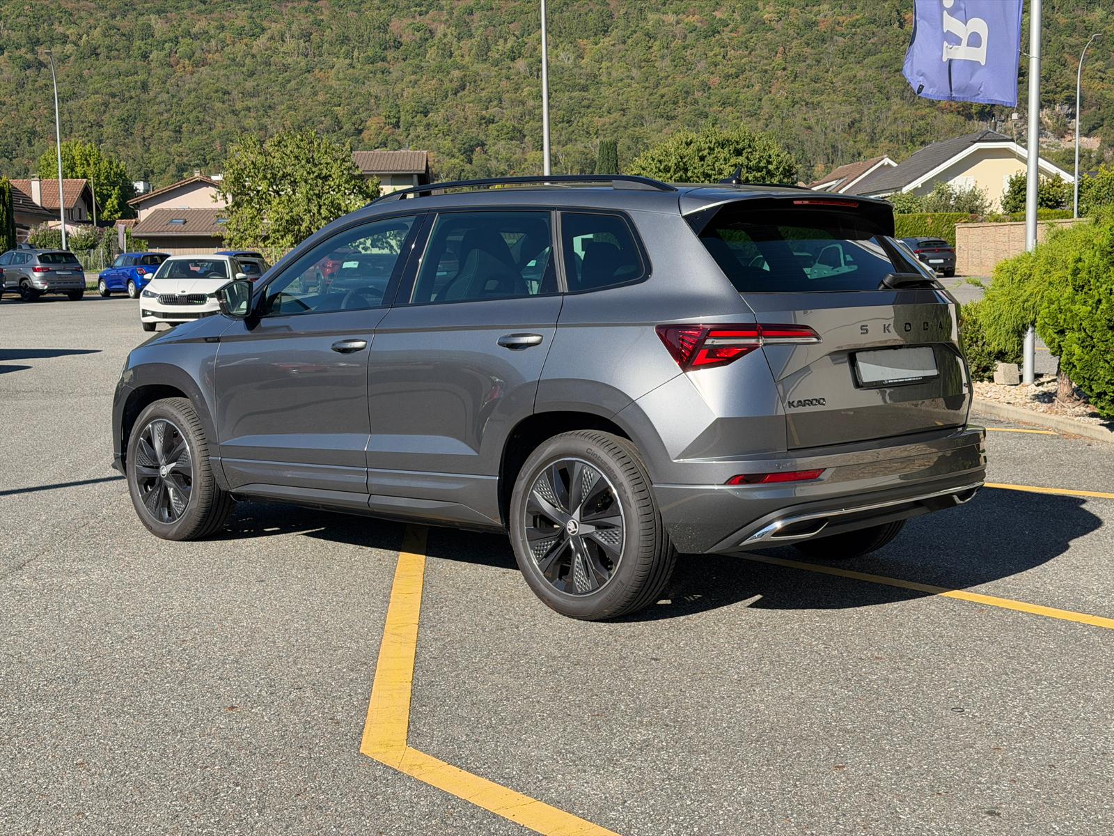 SKODA Karoq 2.0 TSI SportLine 4x4 DSG-image-2
