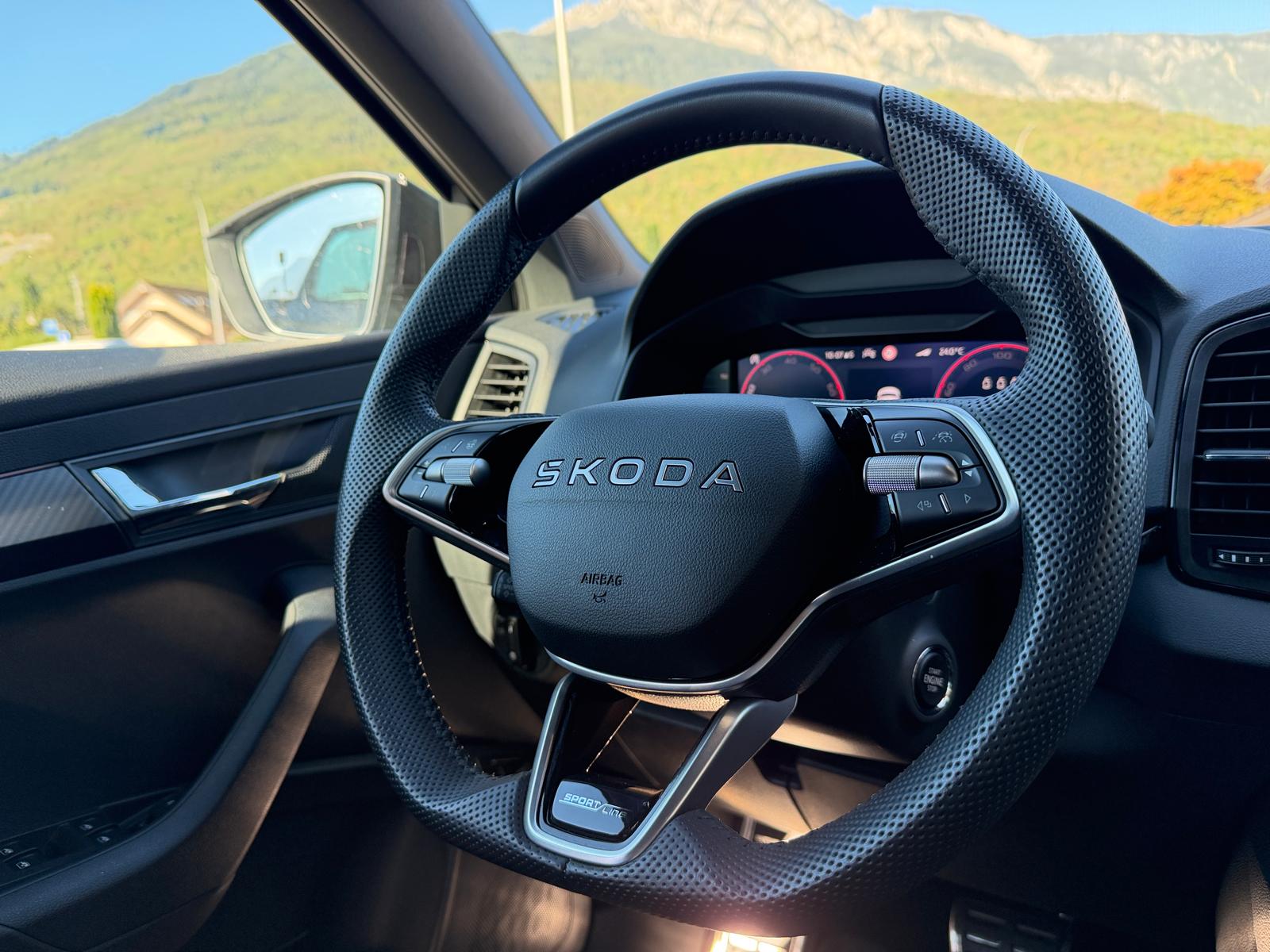 SKODA Karoq 2.0 TSI SportLine 4x4 DSG-image-9