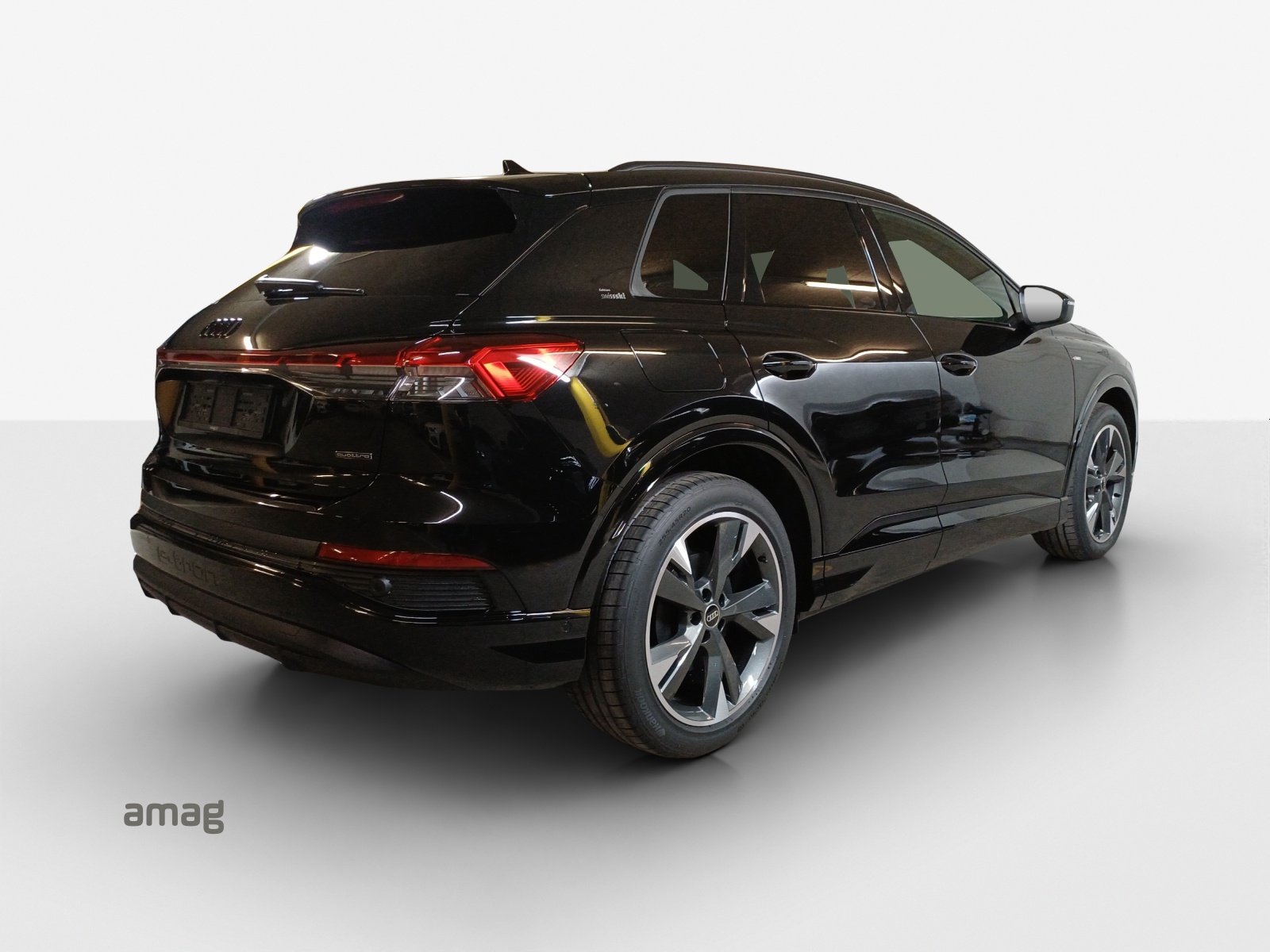 AUDI Q4 e-tron 45 Edition Swiss Ski quattro-image-5
