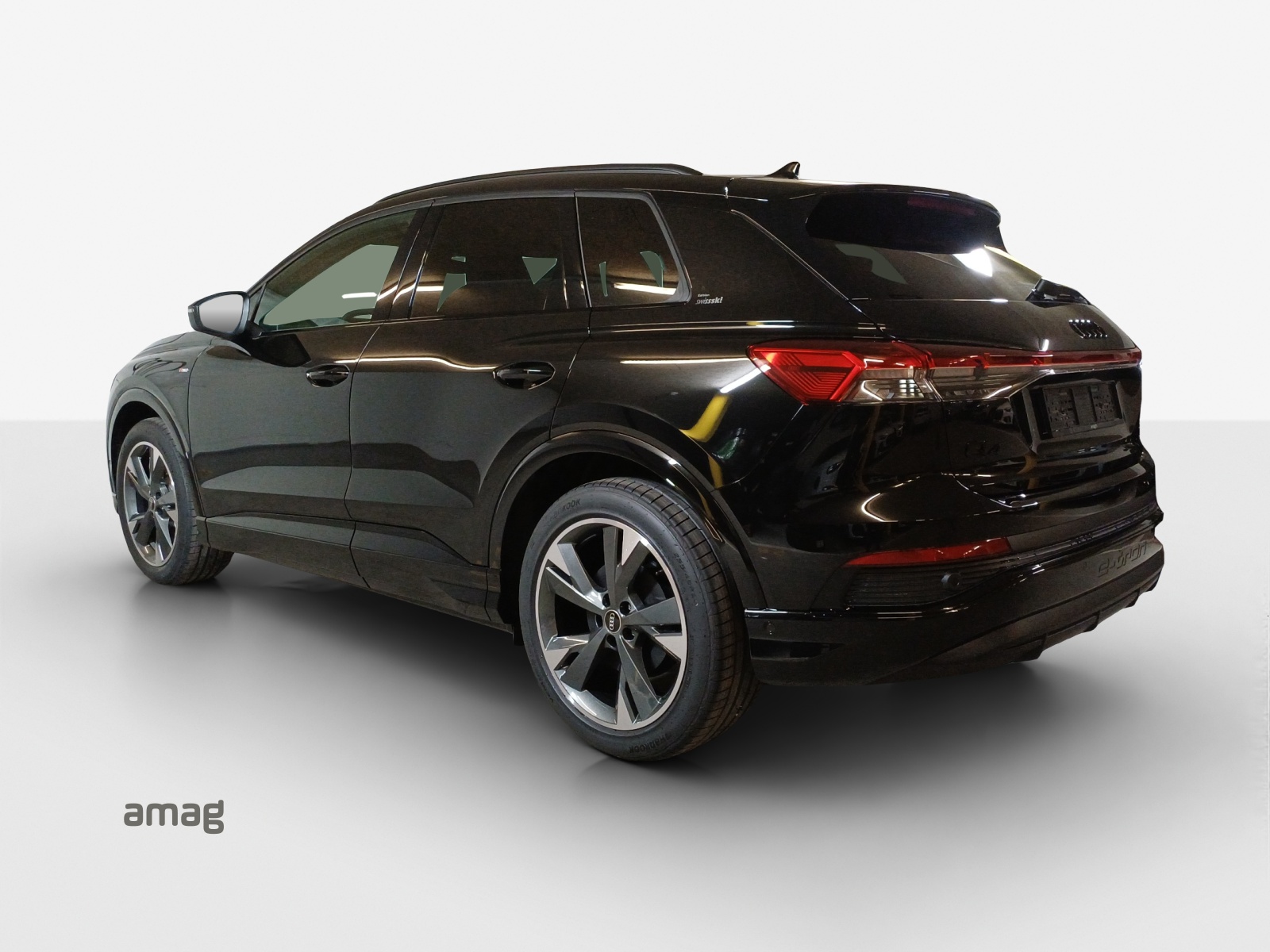 AUDI Q4 e-tron 45 Edition Swiss Ski quattro-image-2