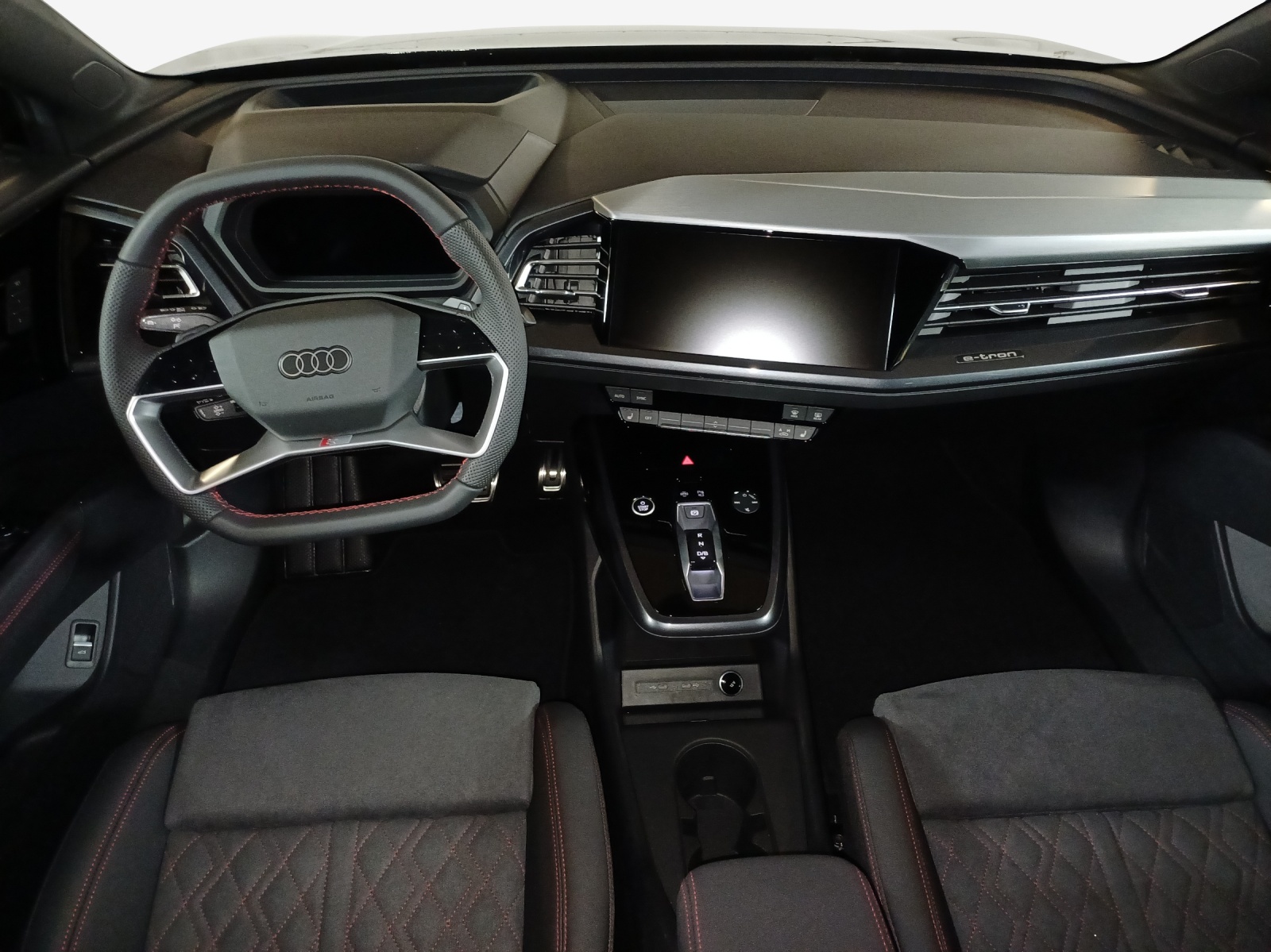 AUDI Q4 e-tron 45 Edition Swiss Ski quattro-image-9