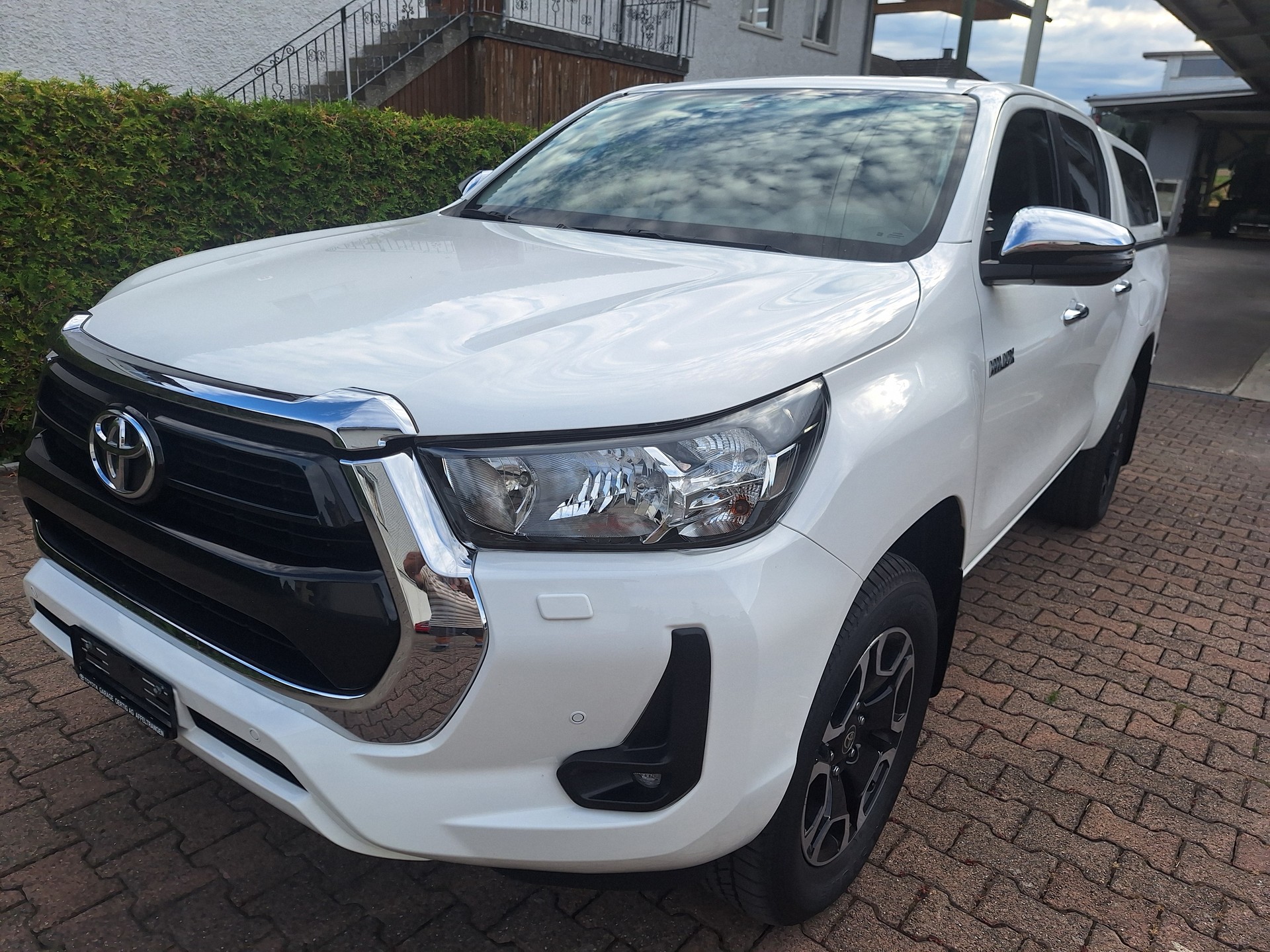 TOYOTA Hilux 2.8D-4D Style Double Cab 4x4 A-image-0