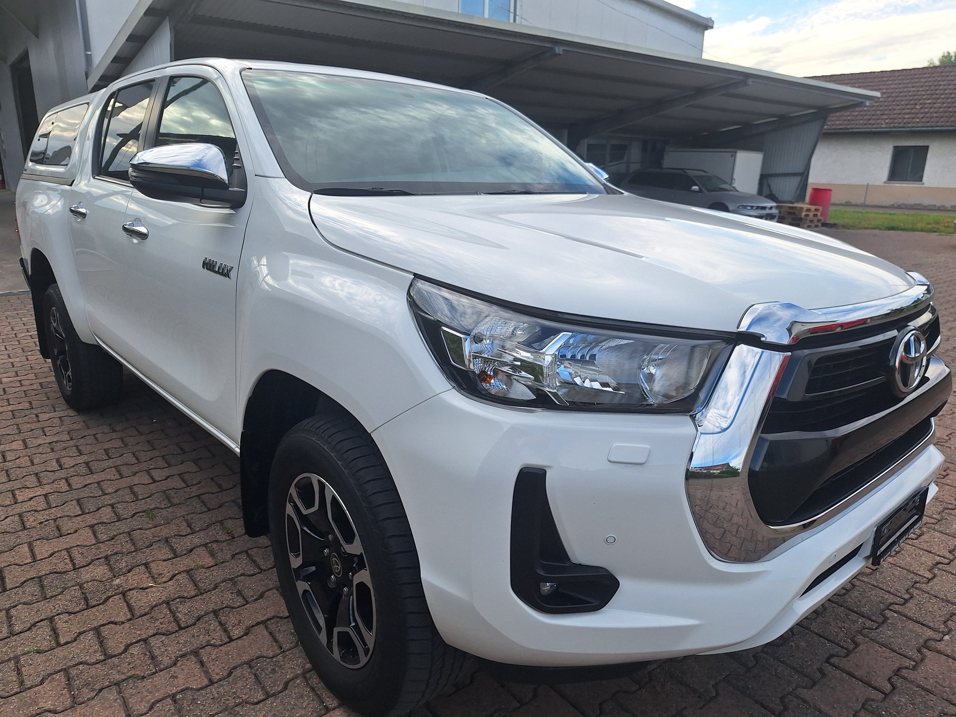 TOYOTA Hilux 2.8D-4D Style Double Cab 4x4 A-image-1