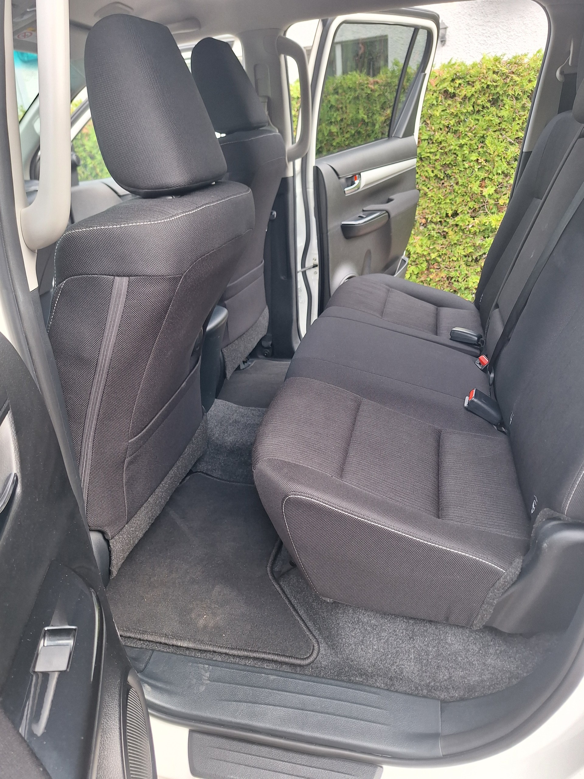 TOYOTA Hilux 2.8D-4D Style Double Cab 4x4 A-image-11