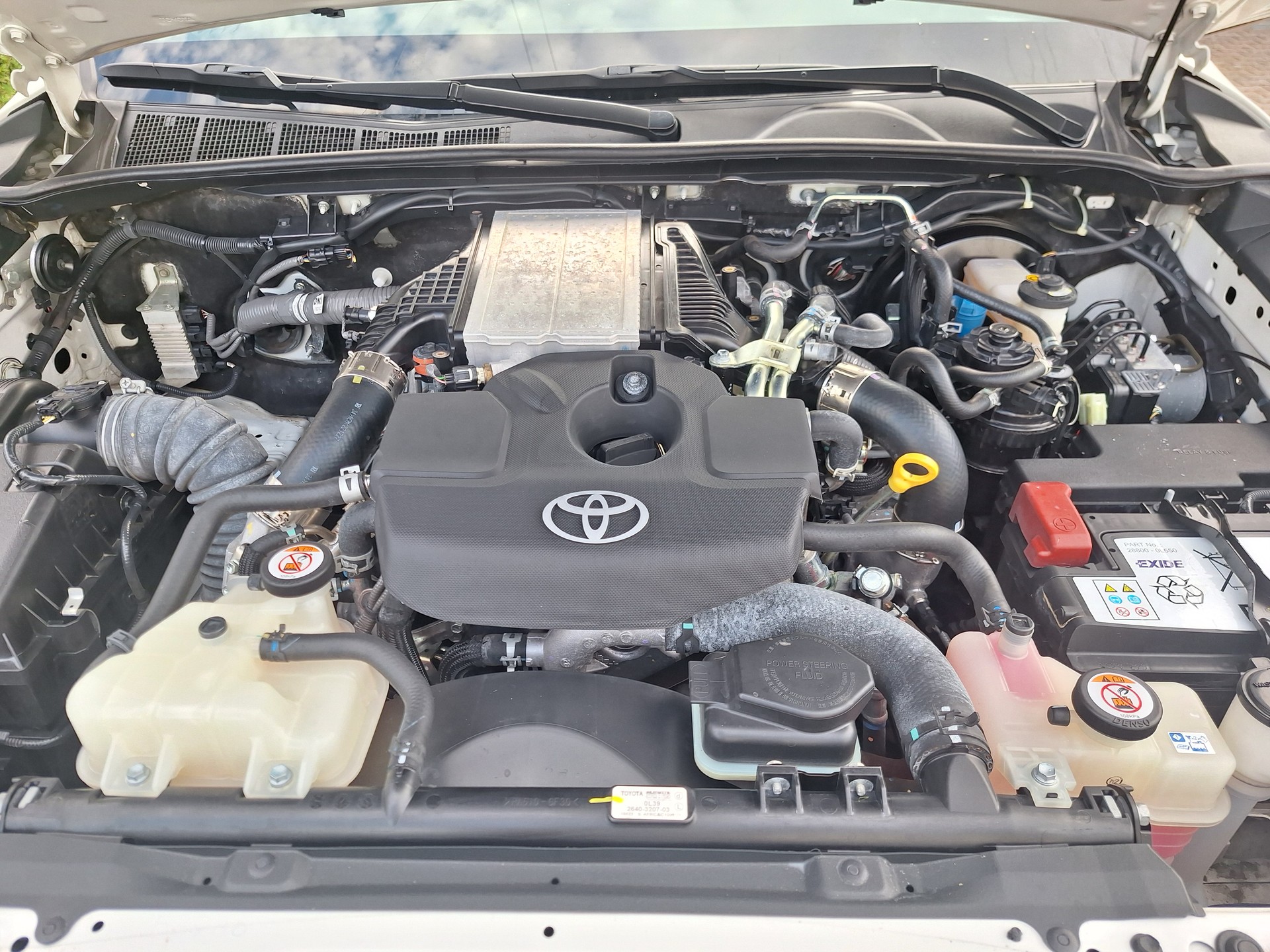 TOYOTA Hilux 2.8D-4D Style Double Cab 4x4 A-image-13