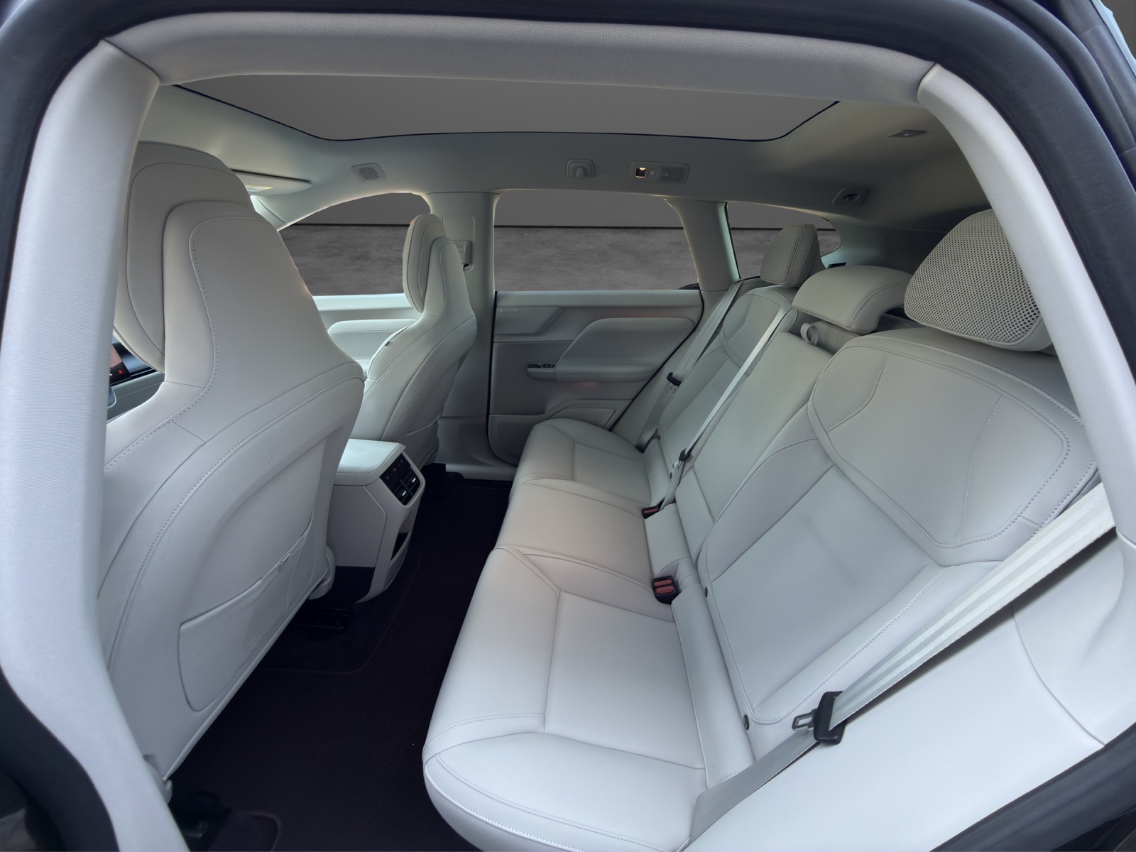 VOLVO EX60 Twin Ultra AWD-image-14