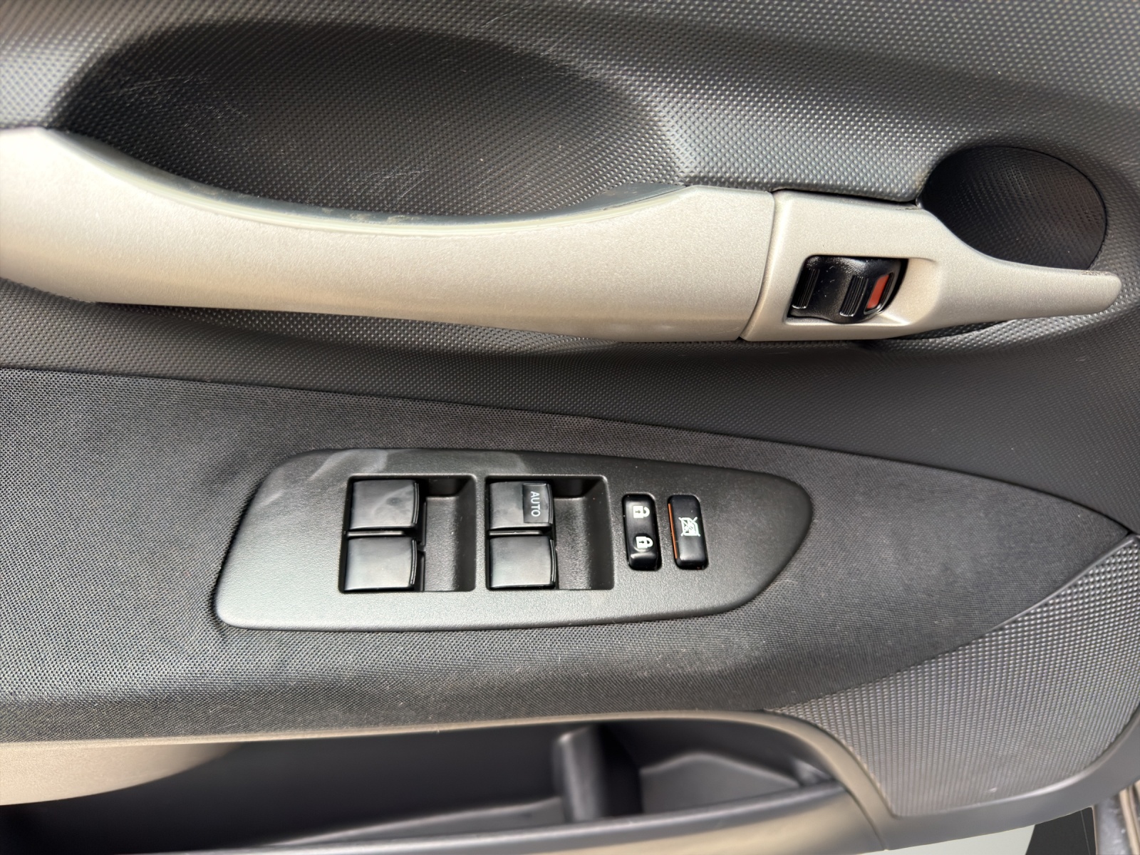 TOYOTA Auris 2.0 D-4D Linea Sol-image-9