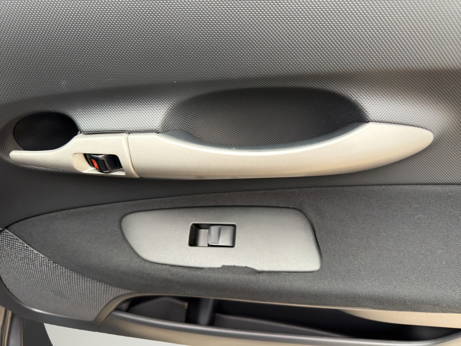TOYOTA Auris 2.0 D-4D Linea Sol-image-16