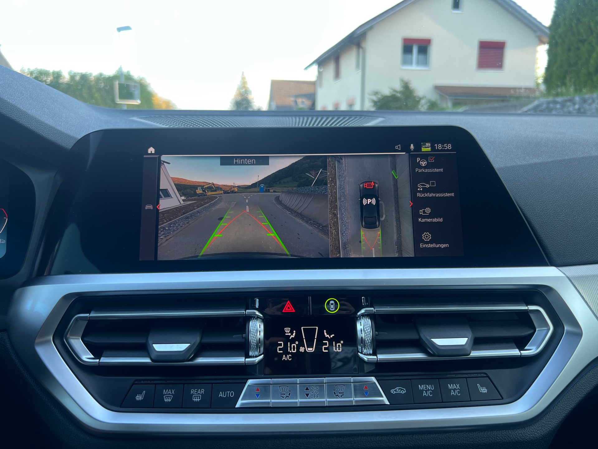 BMW M440i xDrive 48V Coupé Steptronic * Dähler Auspuffanlage * NP : 106.000.- * CH Fahrzeug * AHK *-image-10