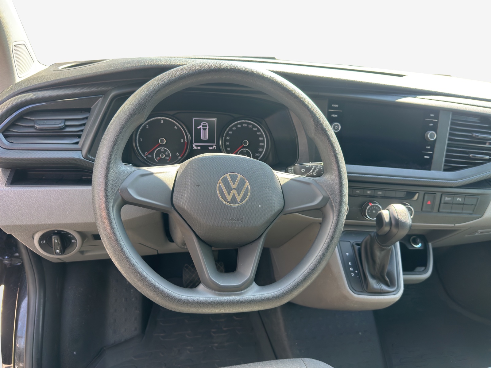 VW T6.1 2.0 TDI DSG-image-9
