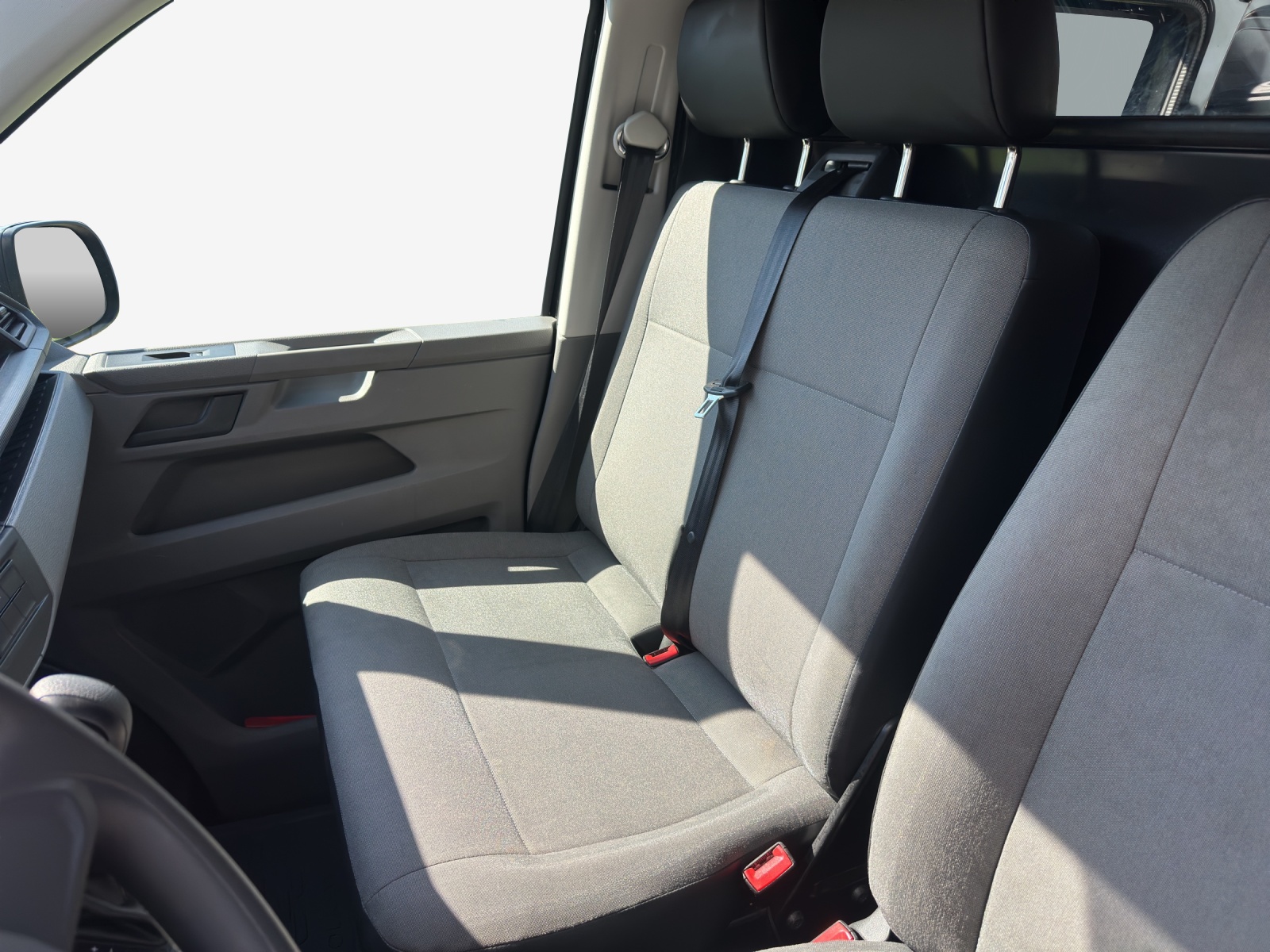 VW T6.1 2.0 TDI DSG-image-11