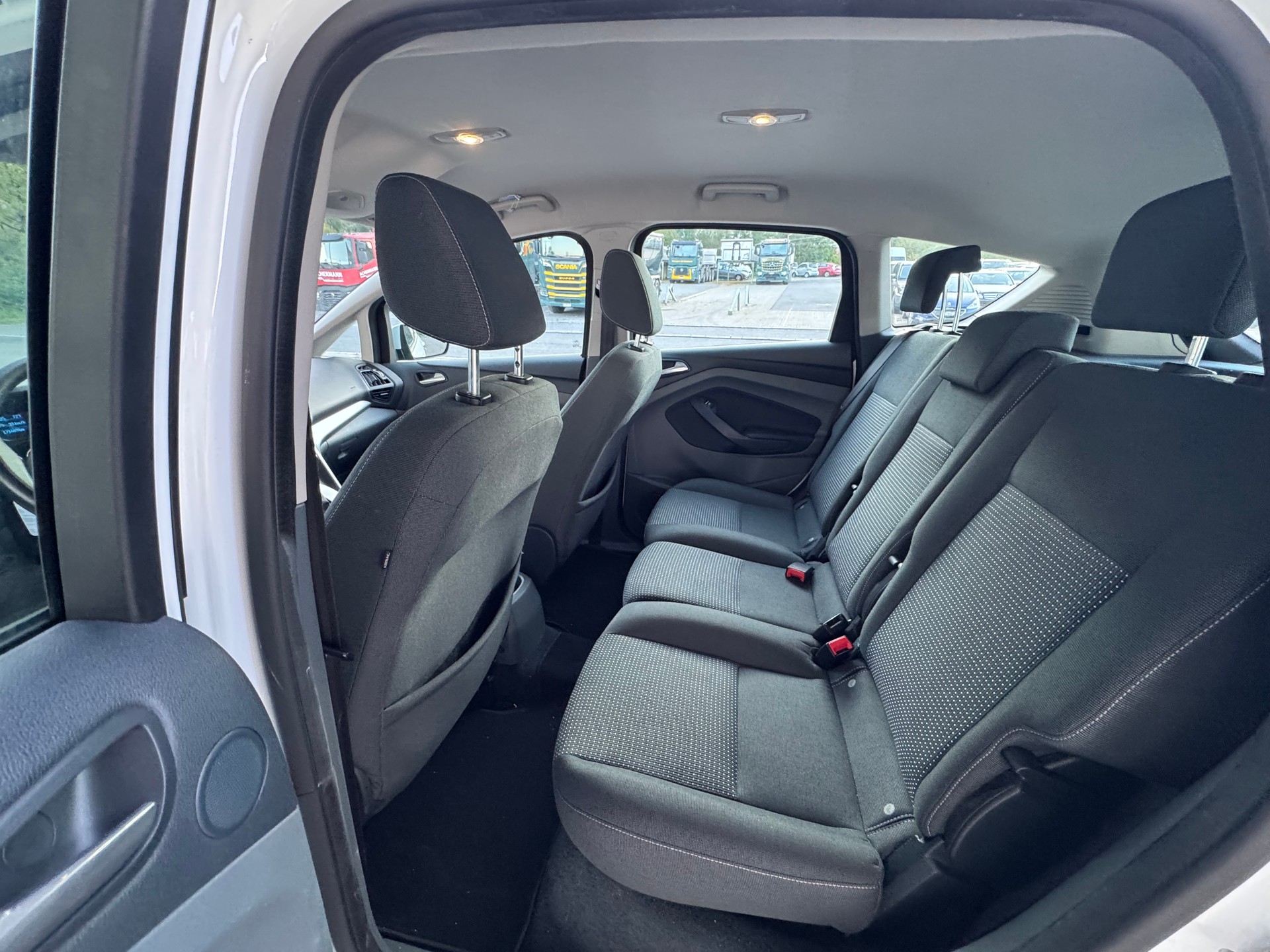 FORD 2.0 TDCi 115 Titanium-image-5