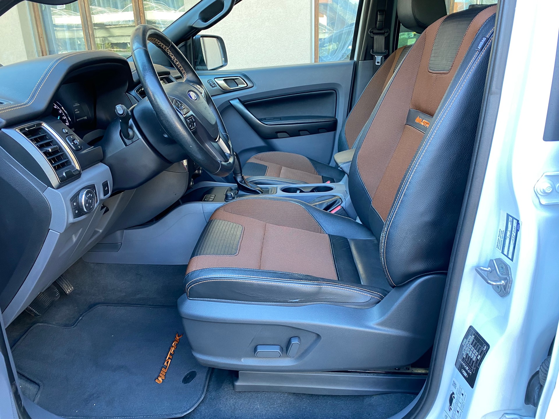 FORD Ranger Wildtrak 3.2 TDCi 4x4 A-image-2