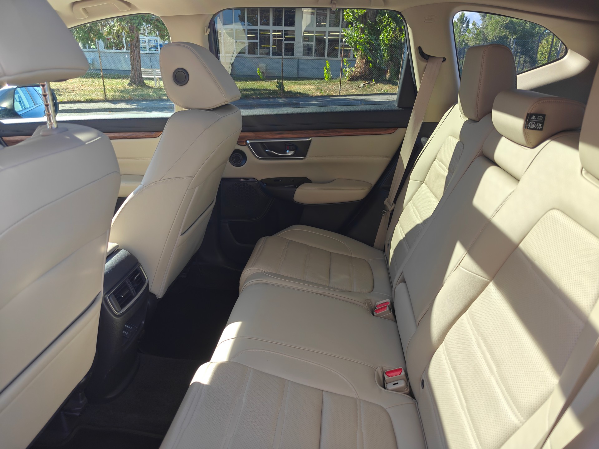 HONDA CR-V 2.0i MMD Hybrid Executive 4WD Automatic-image-4