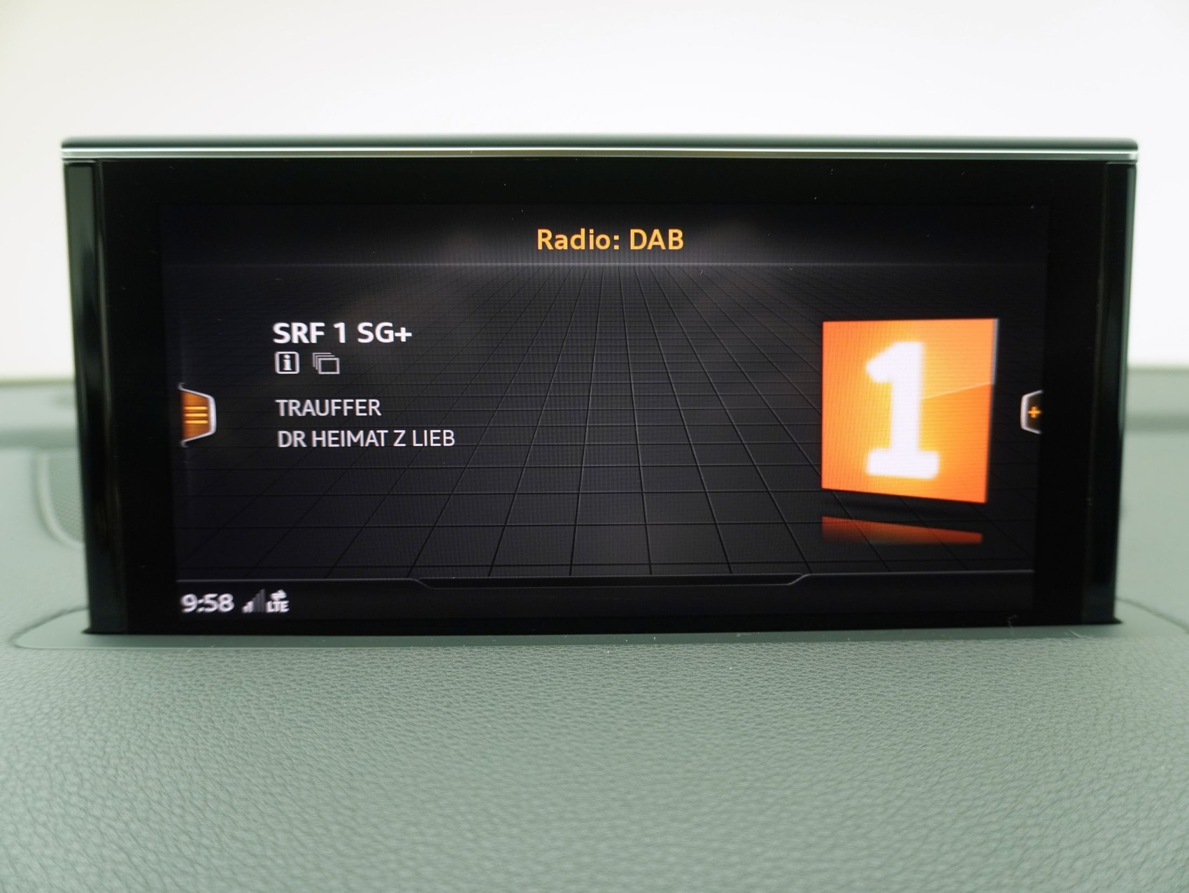 AUDI Q7 50 TDI S line quattro T-Tronic-image-22