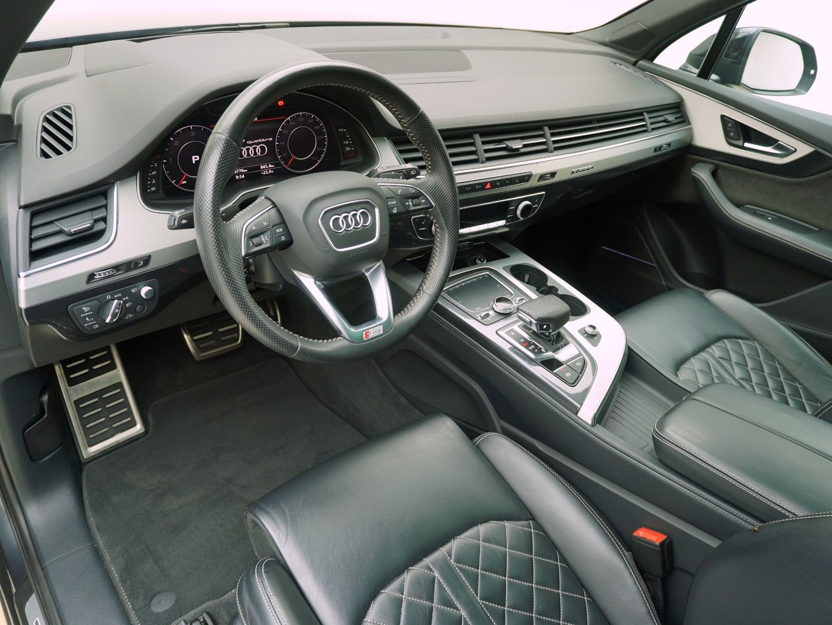 AUDI Q7 50 TDI S line quattro T-Tronic-image-10