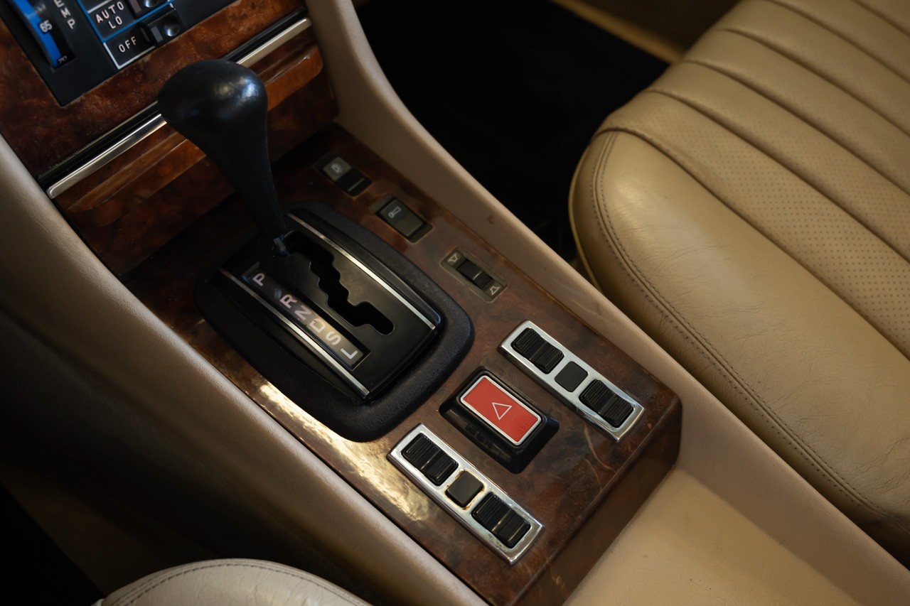 MERCEDES-BENZ 500 SLC-image-23