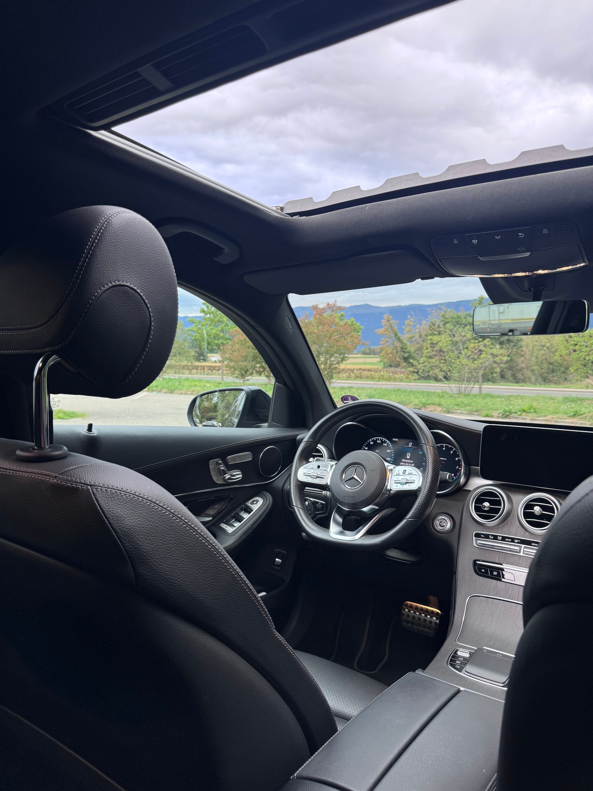 MERCEDES-BENZ GLC 220 d AMG Line 4matic-image-4