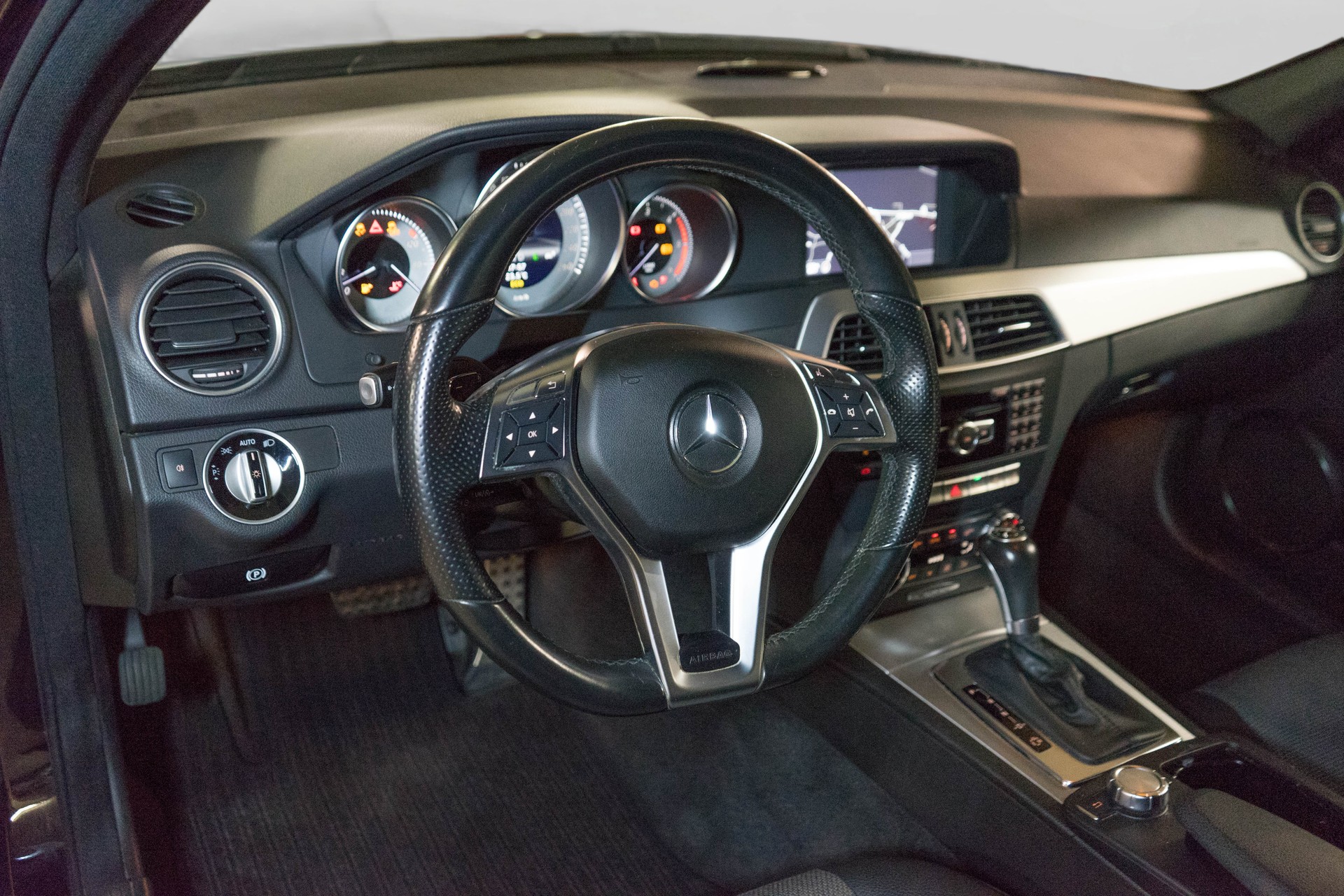 MERCEDES-BENZ C 250 CDI Avantgarde 4Matic AMG-LINE-image-13