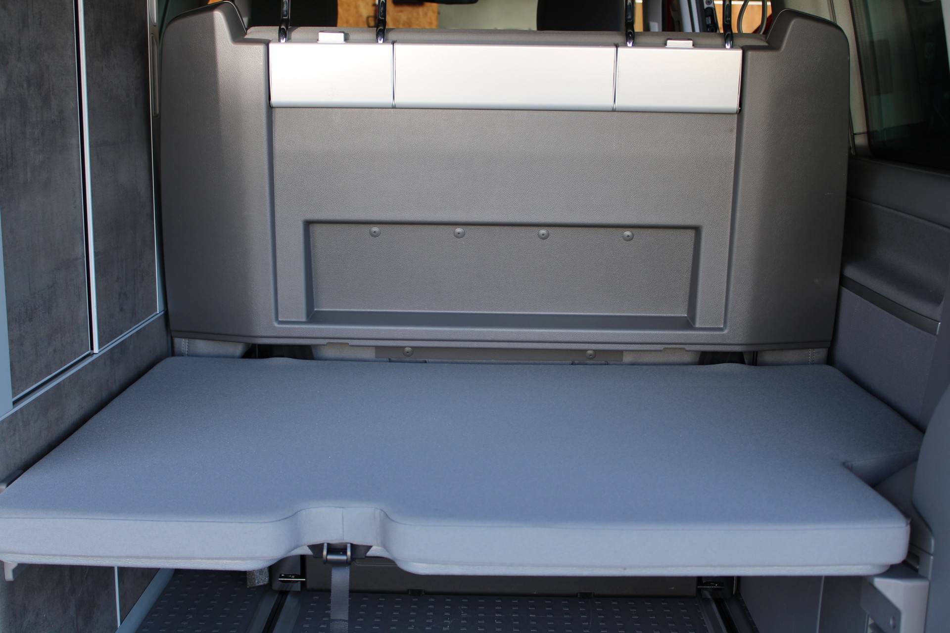 VW T6.1 California 2.0 TDI Ocean Last Edition DSG-image-13