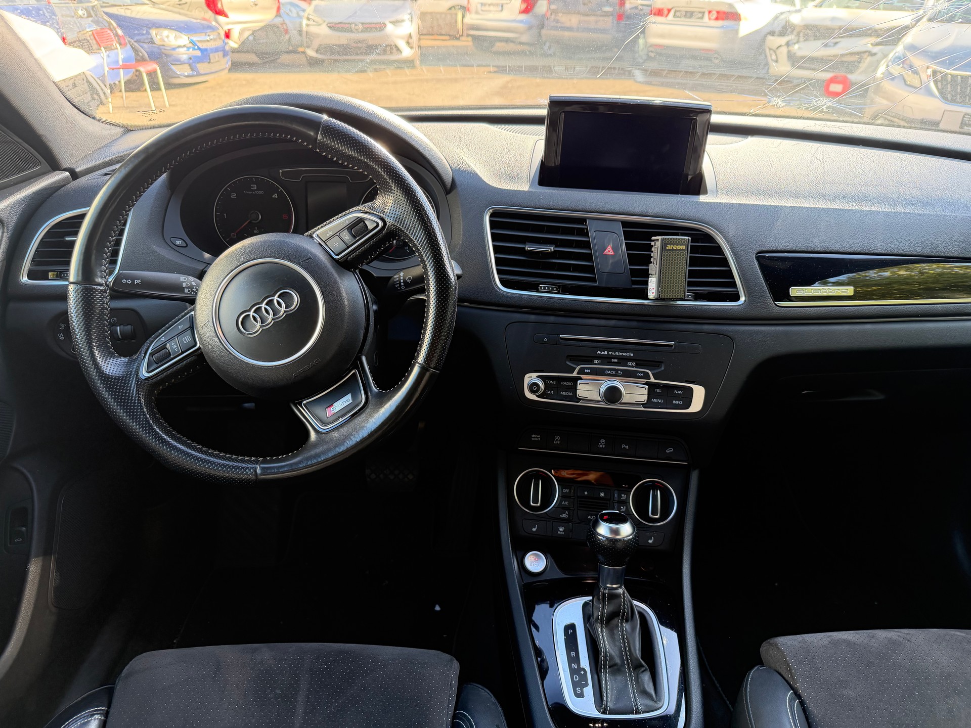 AUDI Q3 2.0 TDI sport quattro S-tronic-image-10