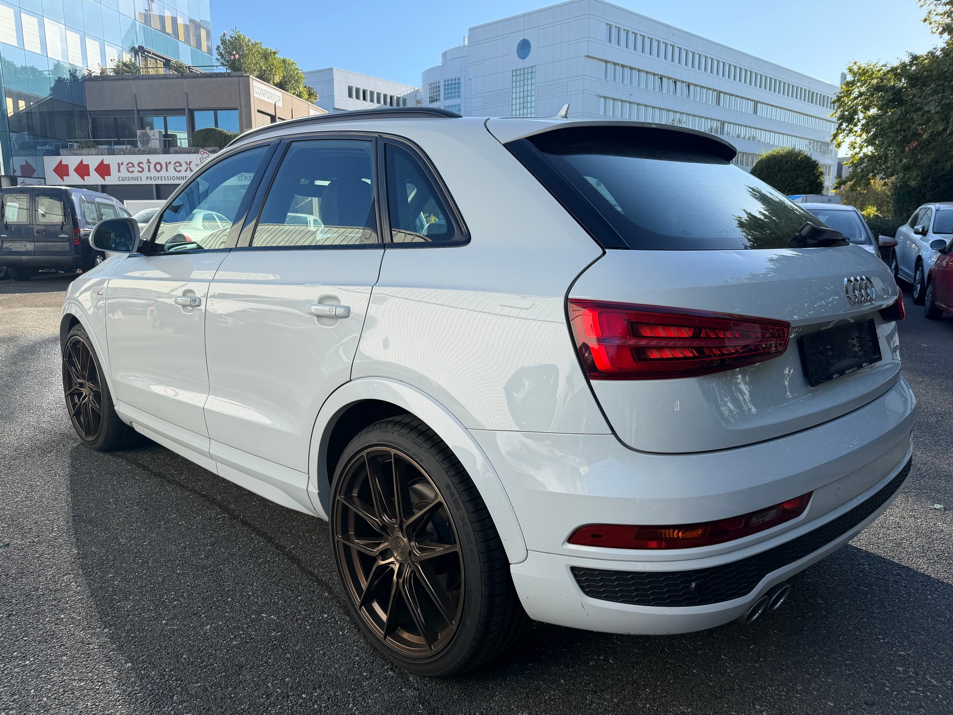 AUDI Q3 2.0 TDI sport quattro S-tronic-image-7